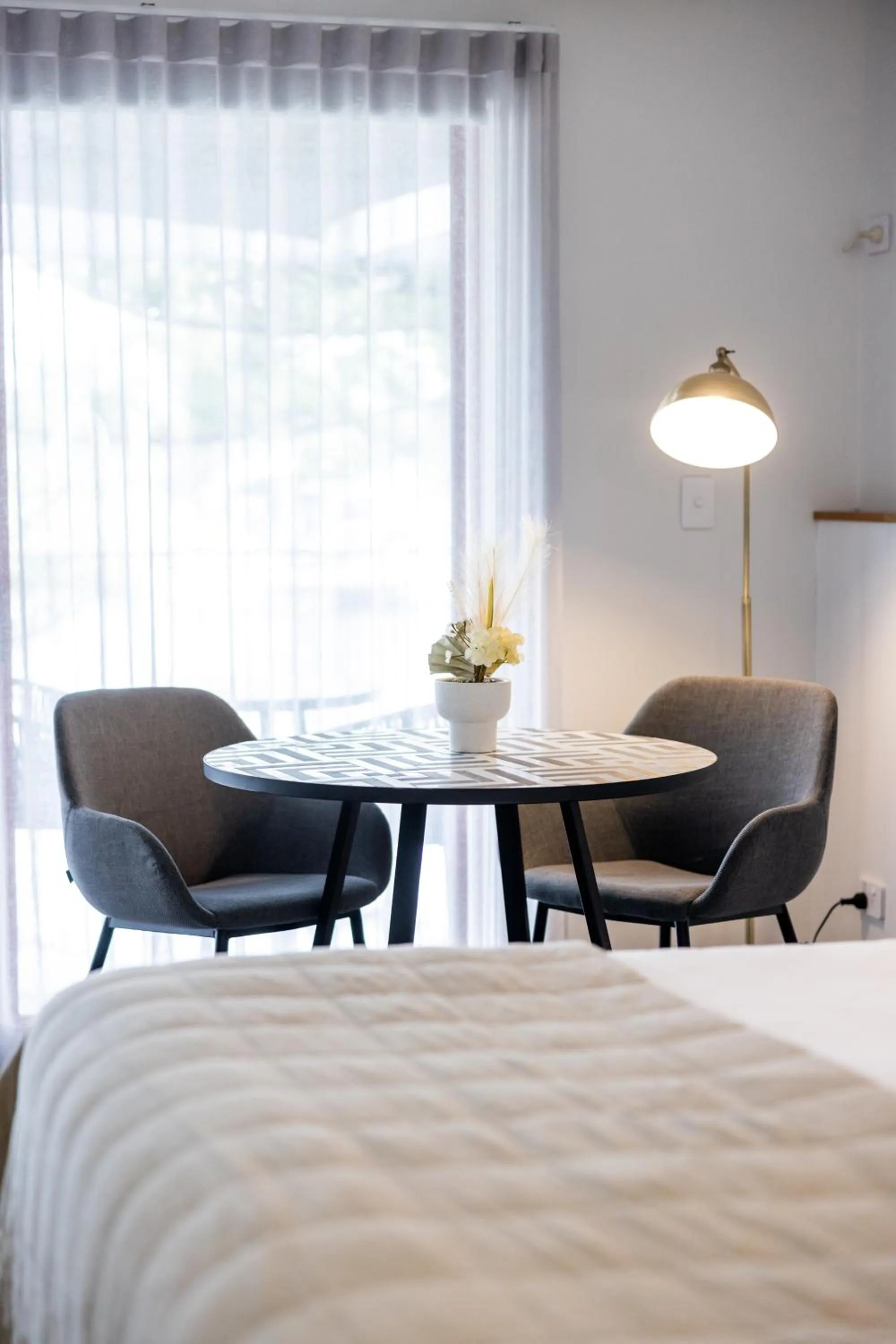 Bed in Mariners Cove Waterfront Motel and Apartments