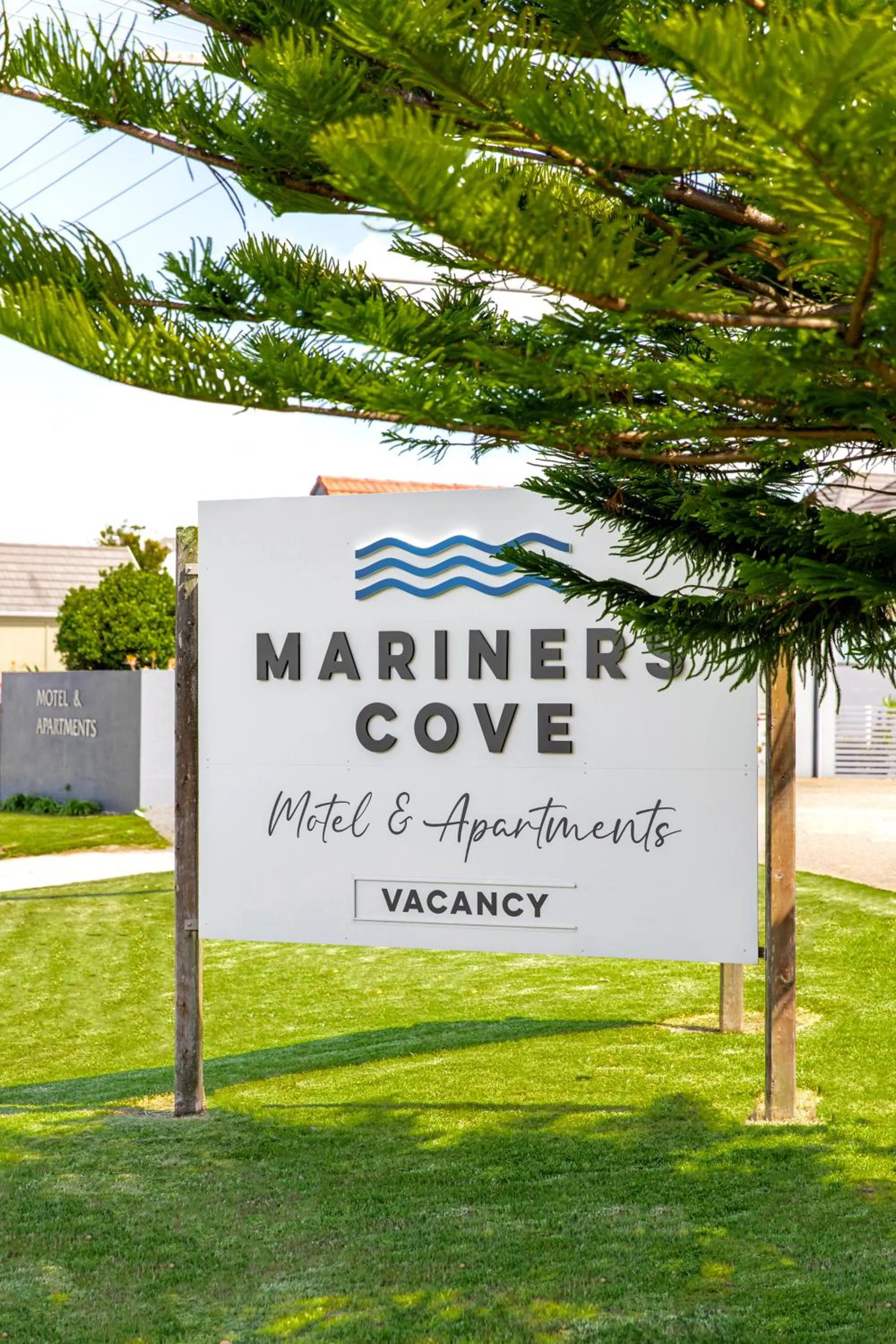 Street view in Mariners Cove Waterfront Motel and Apartments