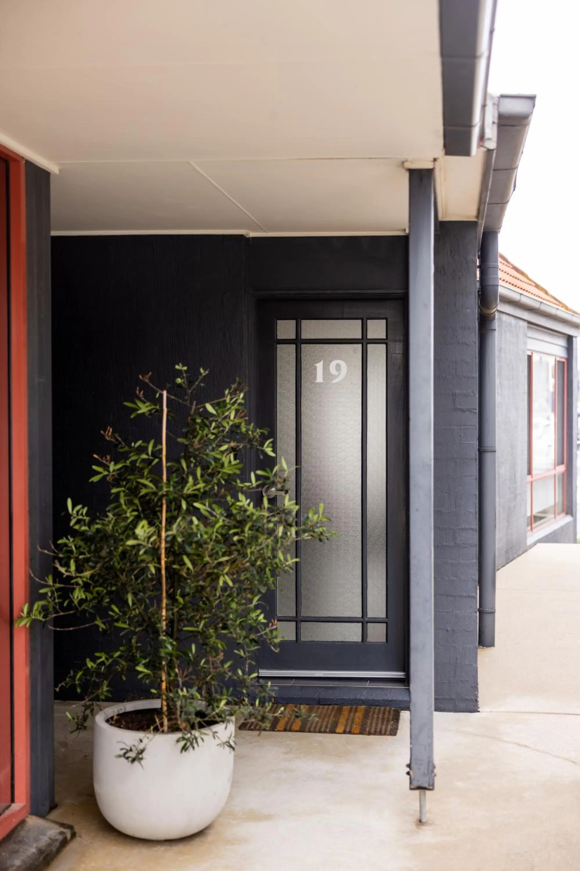 Mariners Cove Waterfront Motel and Apartments