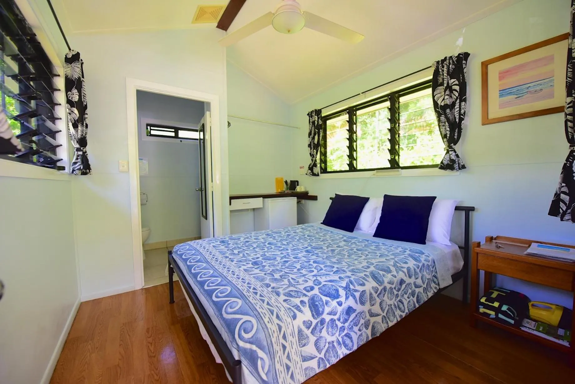 BBQ facilities, Bed in Thornton Beach Bungalows Daintree