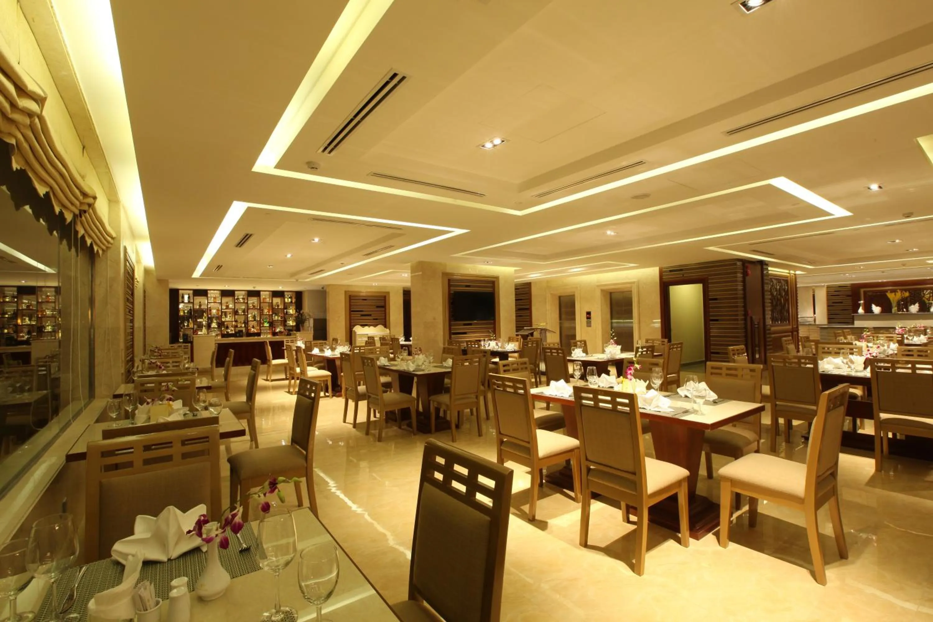 Restaurant/places to eat in Stay Hotel
