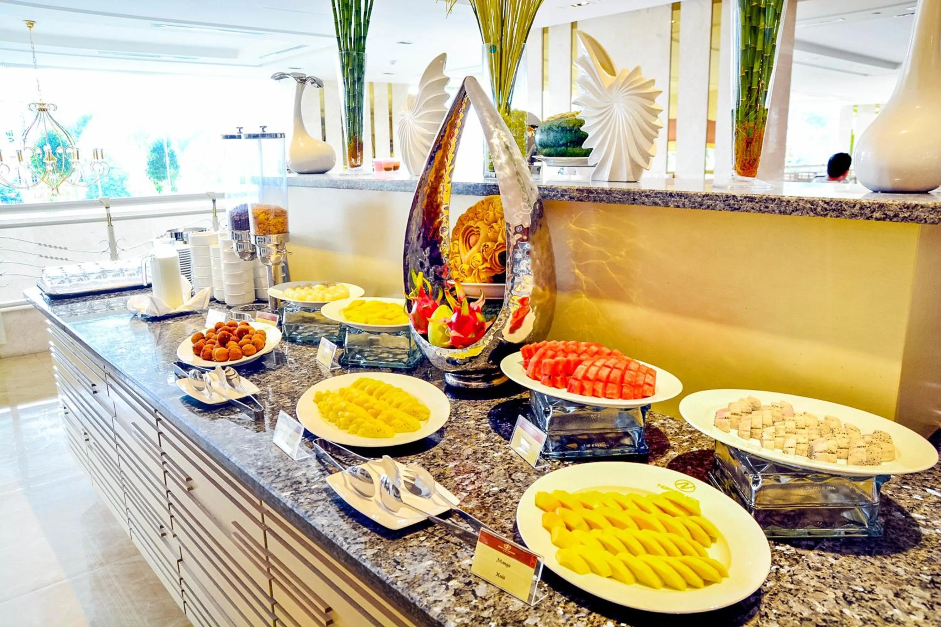 Restaurant/places to eat in Stay Hotel