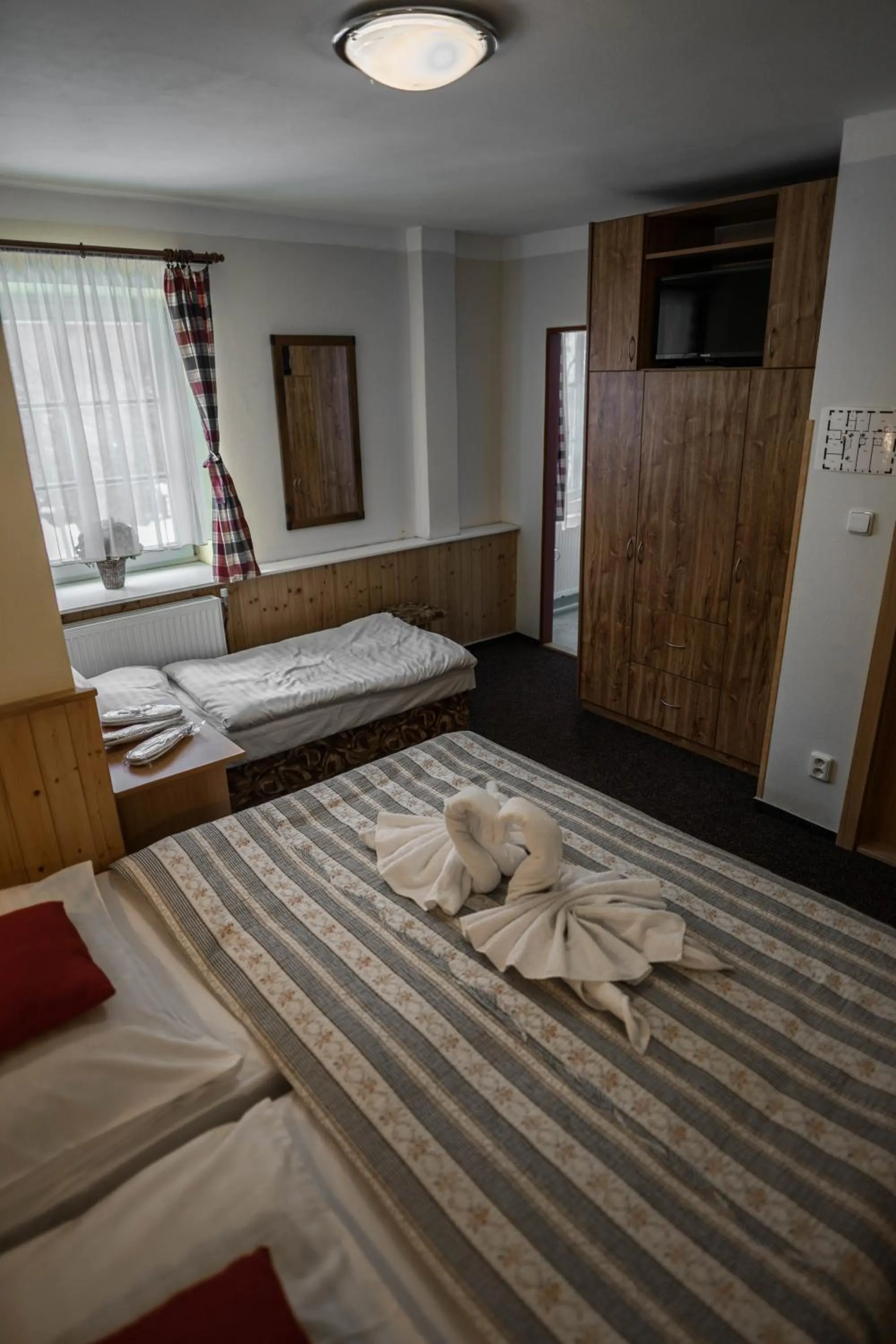 Bedroom, Bed in Hotel Atlas