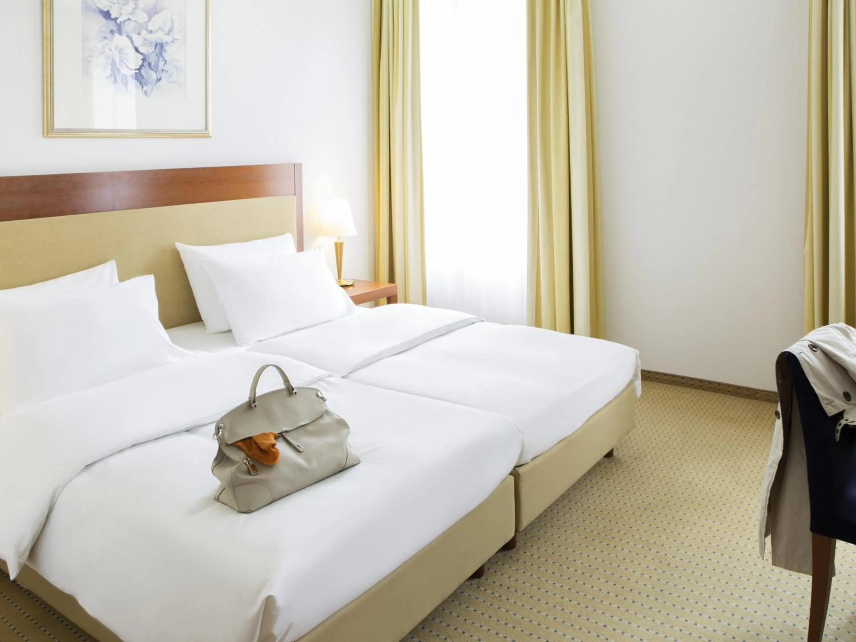 Bedroom, Bed in NOVOTEL Hildesheim City