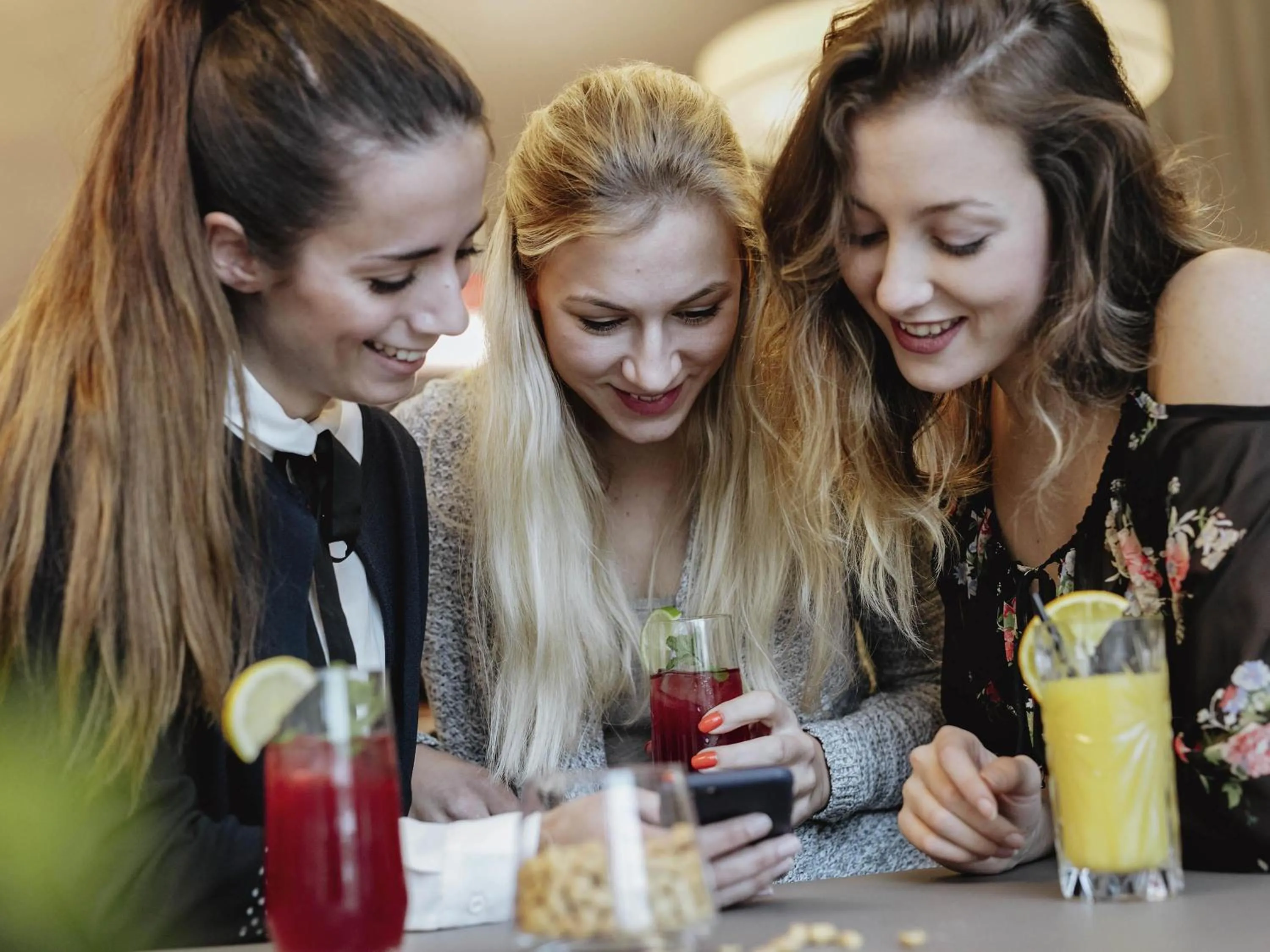 Lounge or bar in NOVOTEL Hildesheim City