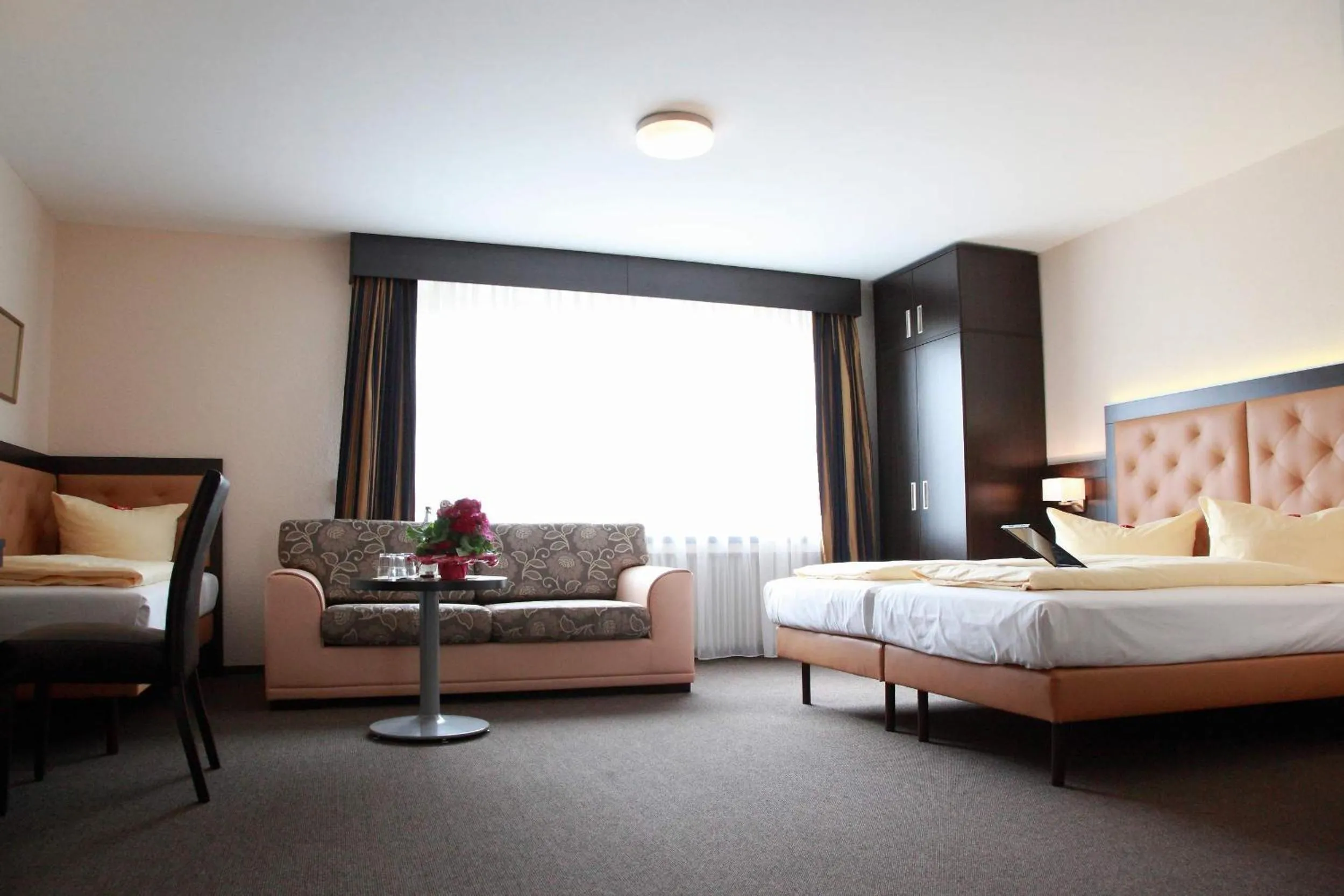 Bedroom, Bed in Hotel zur Heideblüte