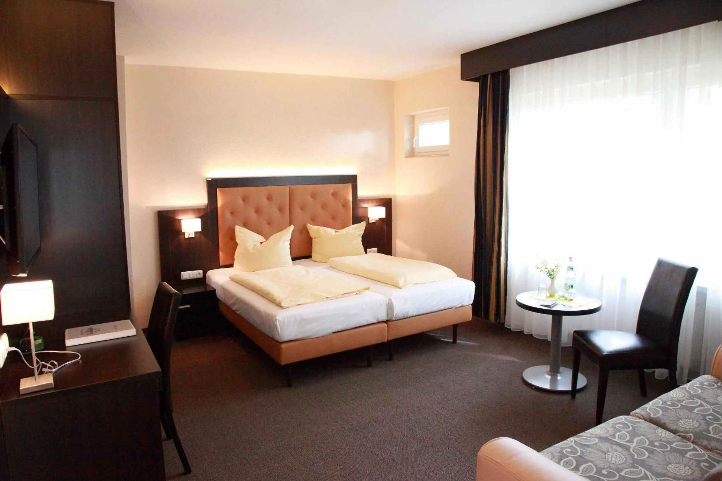 Photo of the whole room, Bed in Hotel zur Heideblüte