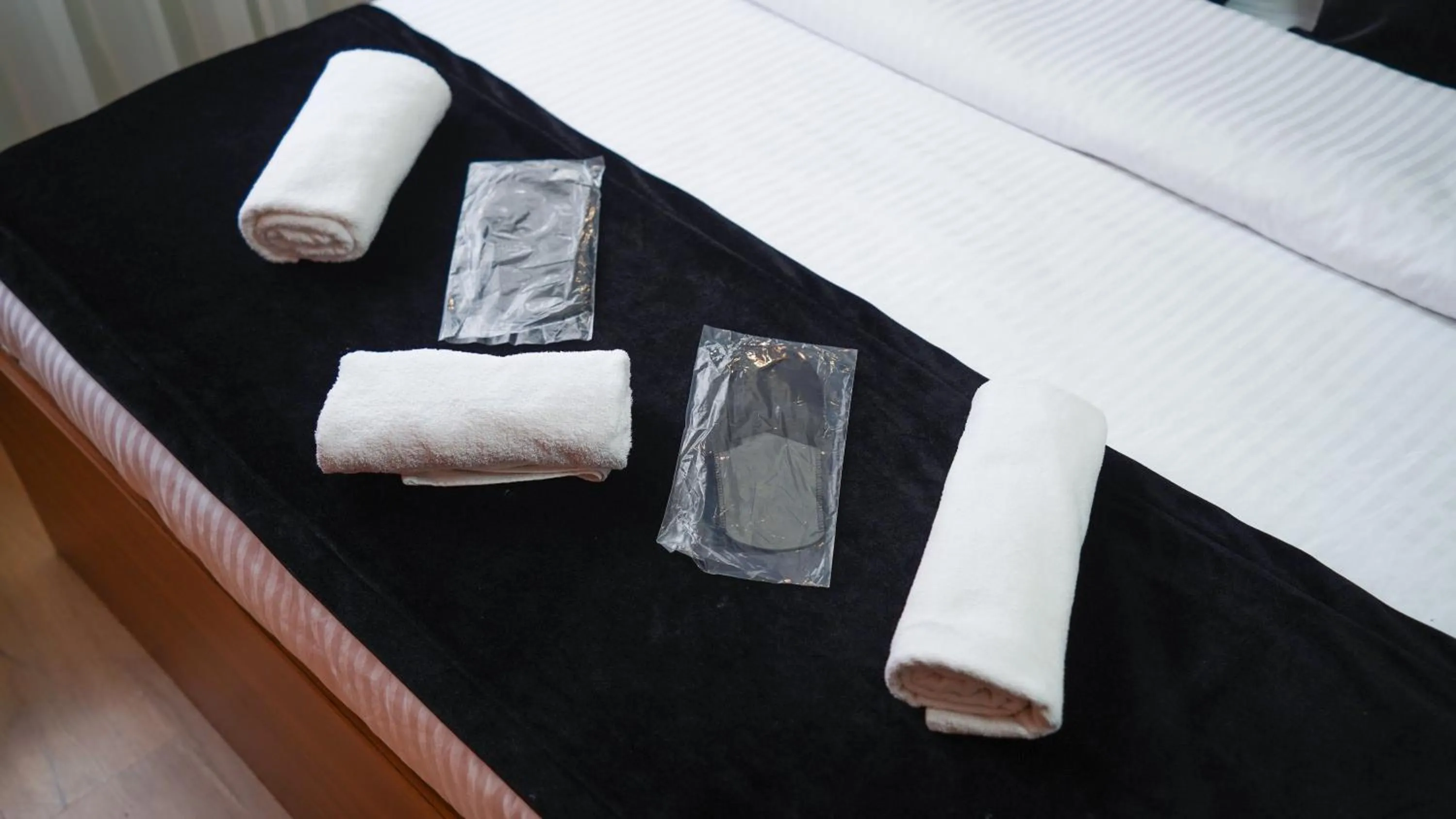 Bed in Luka Suit Hotel