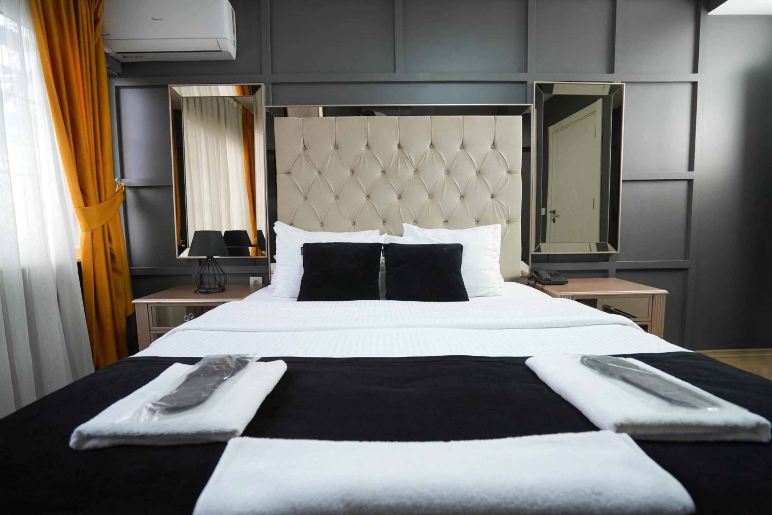 Bed in Luka Suit Hotel