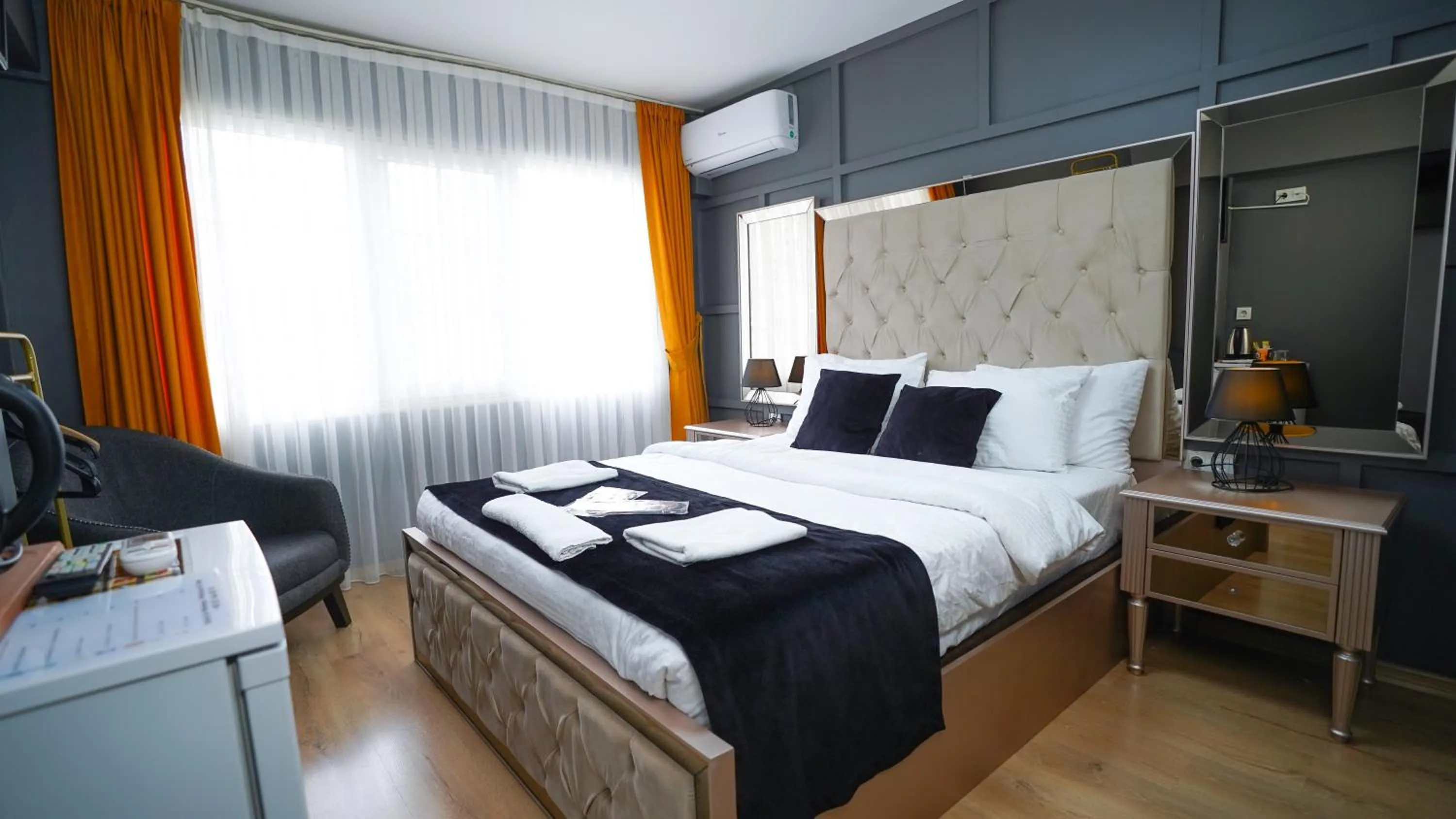 Bed in Luka Suit Hotel