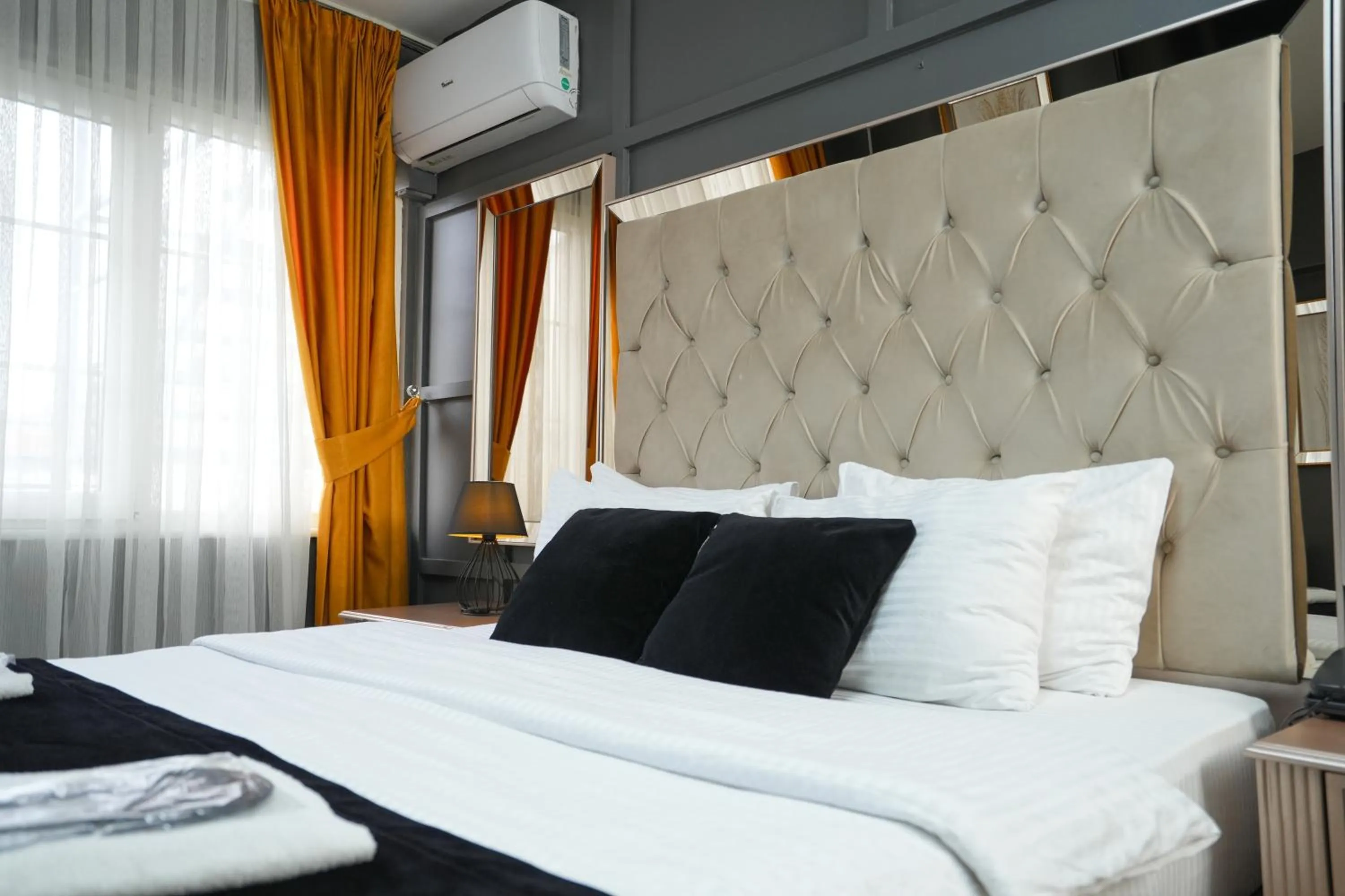 Bed in Luka Suit Hotel