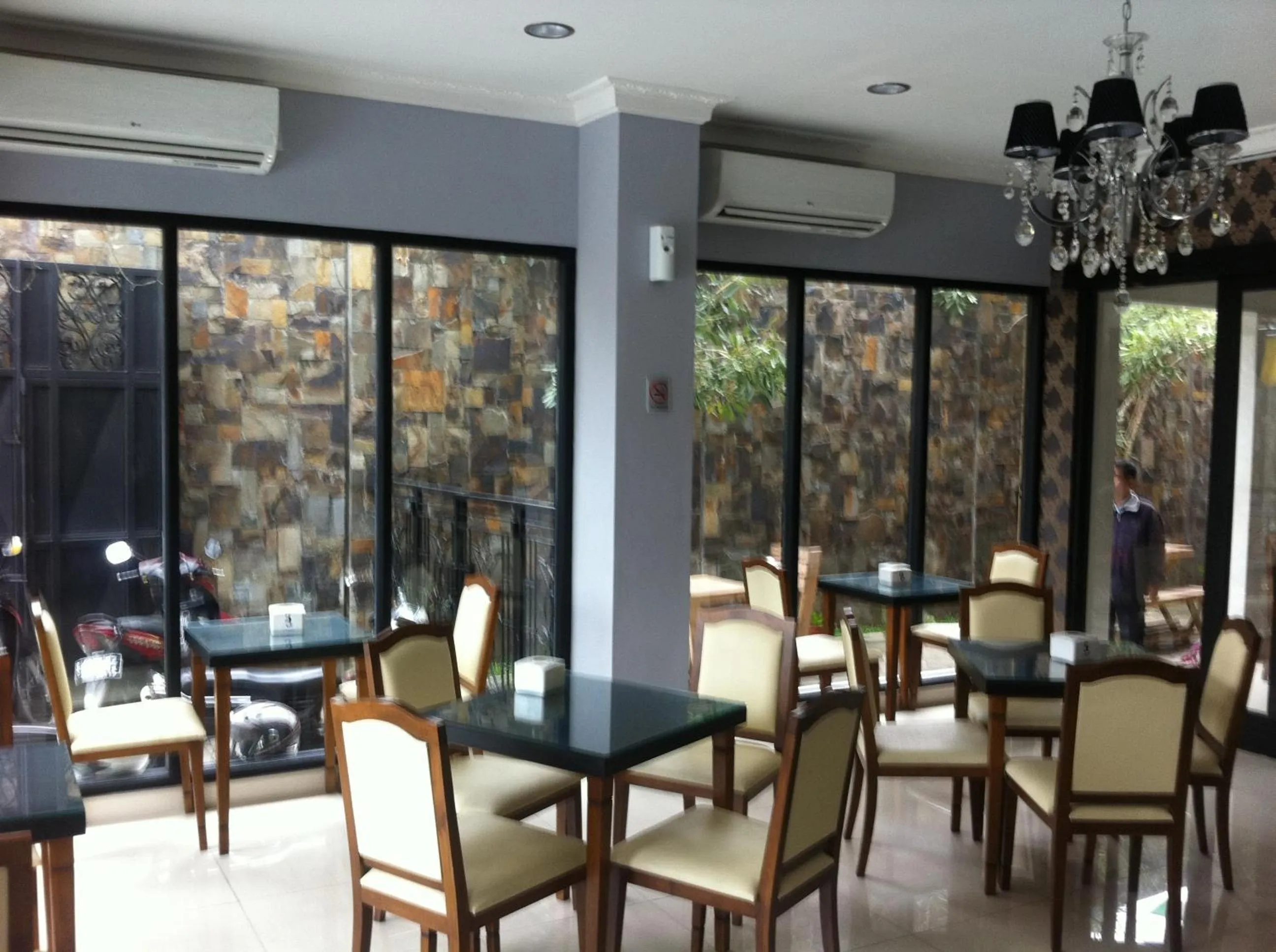 Seating area in Votel Viure Hotel Jogjakarta