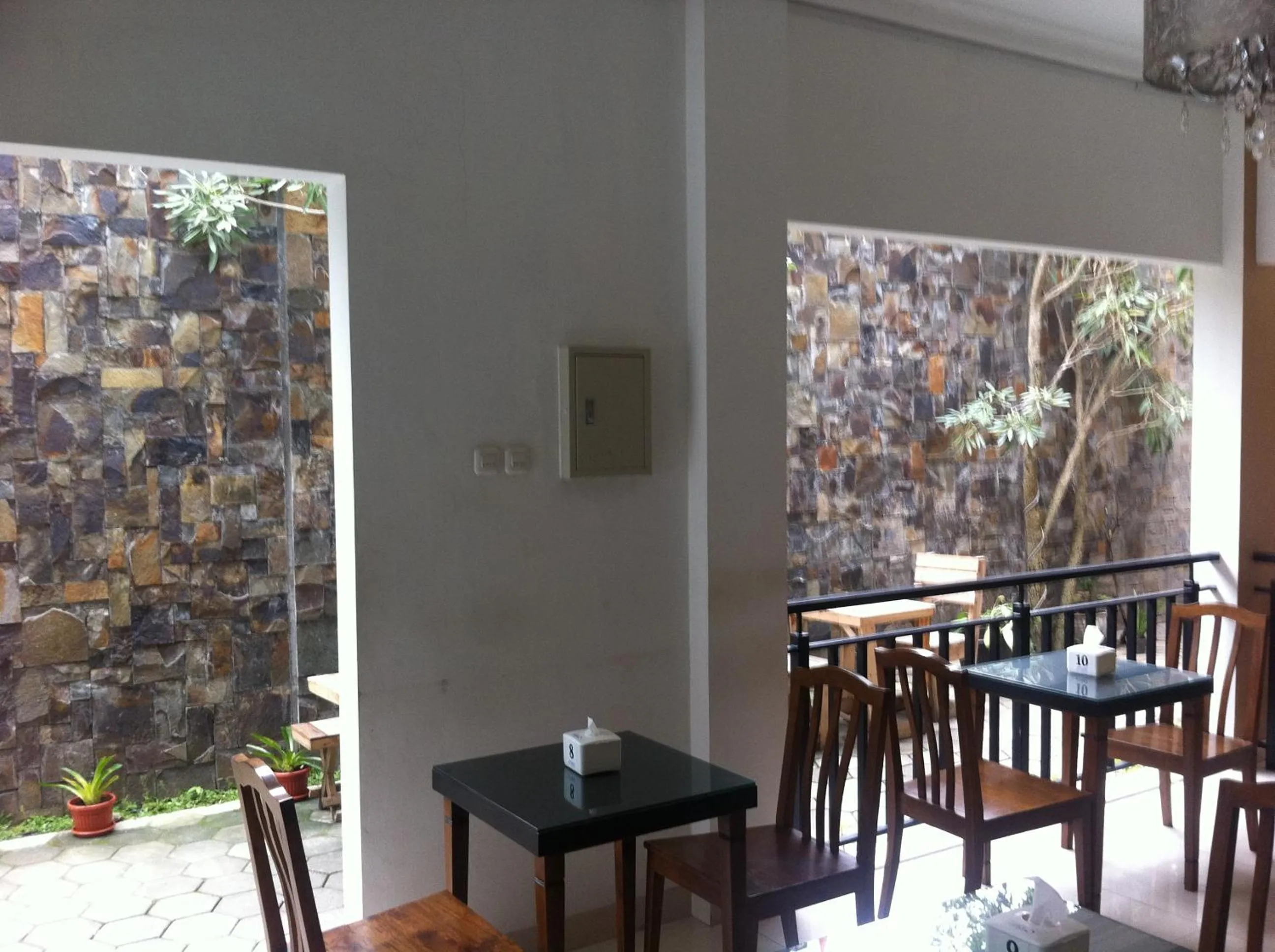 Seating area in Votel Viure Hotel Jogjakarta