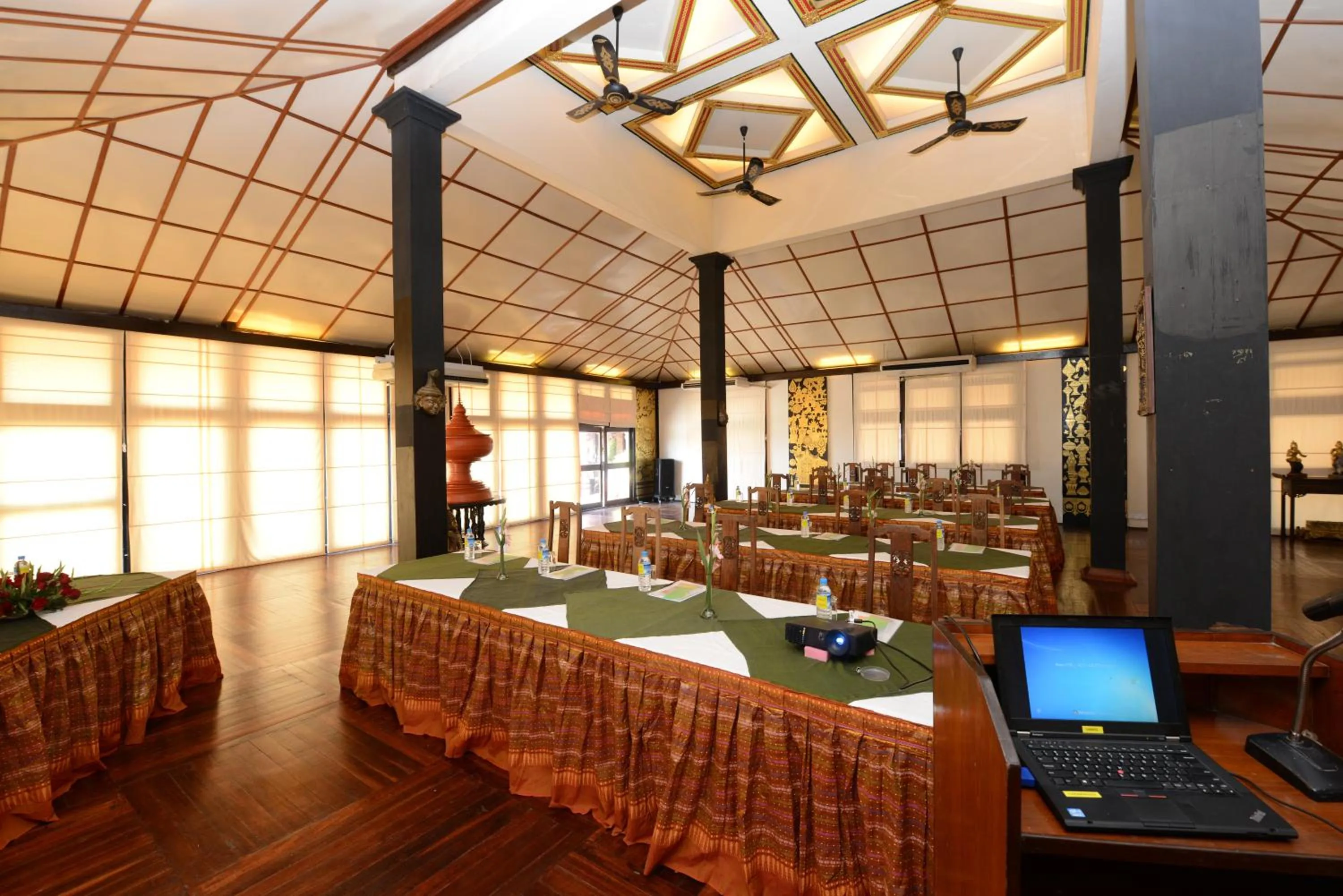 Meeting/conference room in Bagan Thiripyitsaya Sanctuary Resort