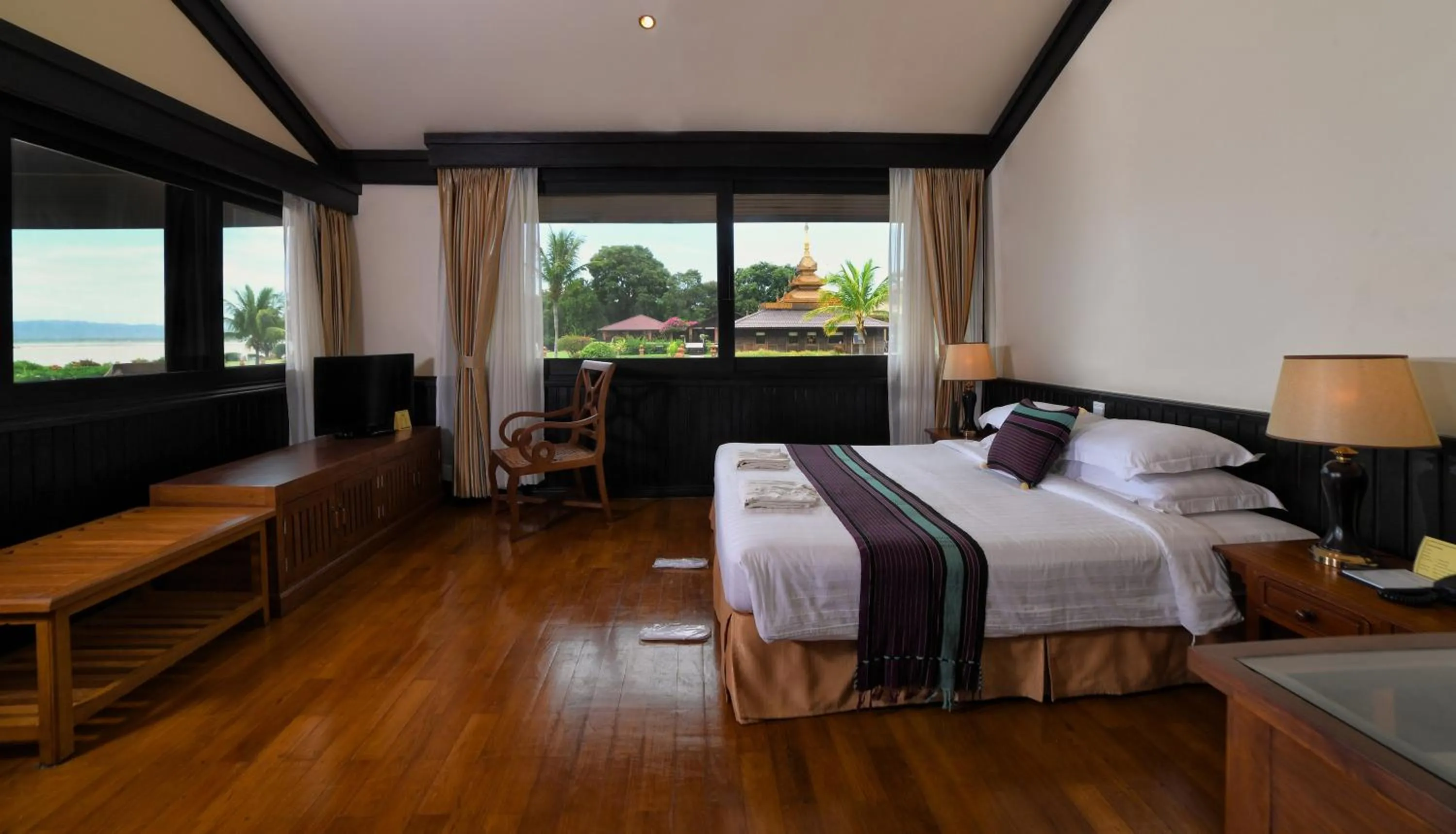 Photo of the whole room, Bed in Bagan Thiripyitsaya Sanctuary Resort