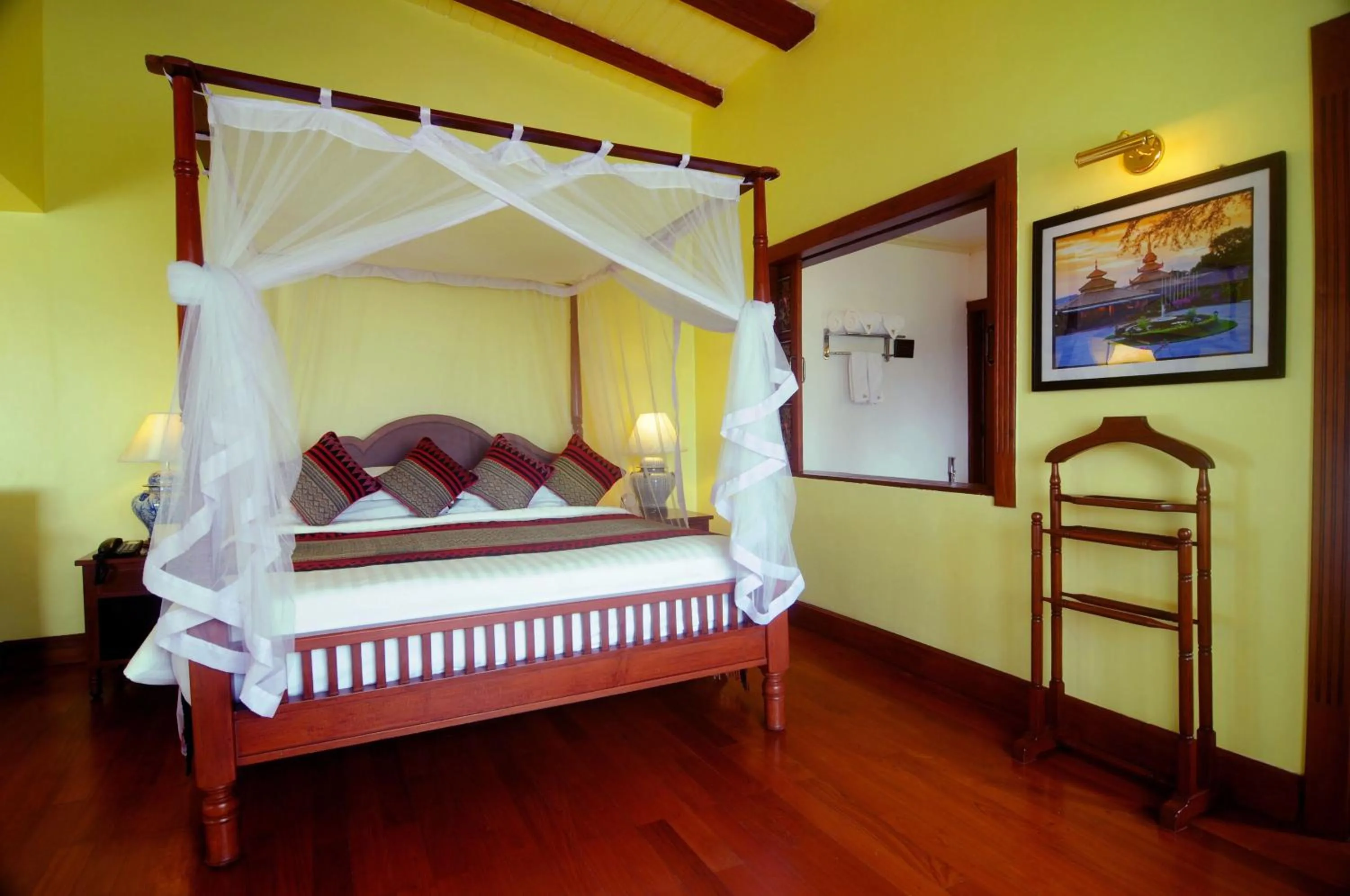 Bed in Bagan Thiripyitsaya Sanctuary Resort