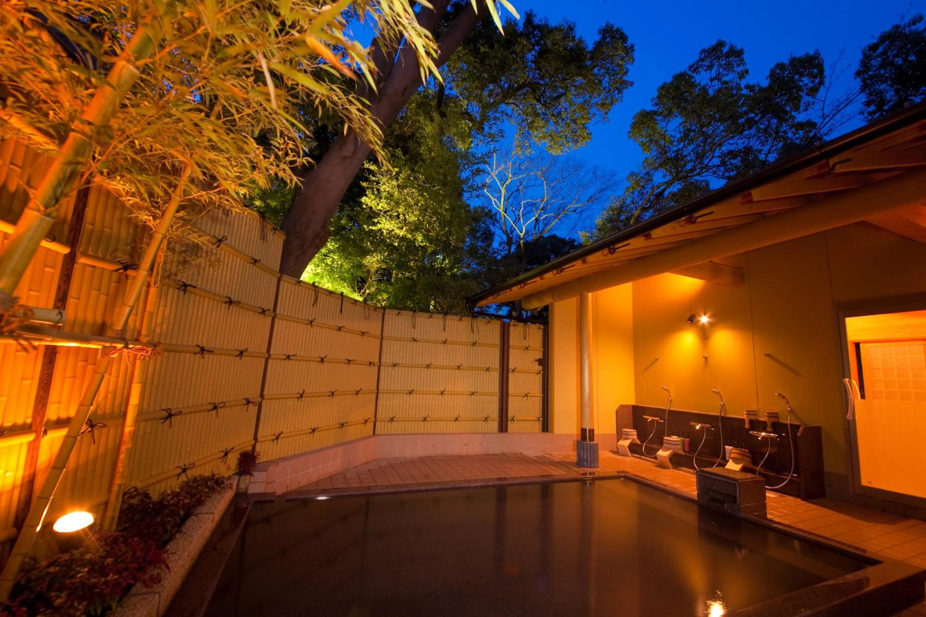 Swimming pool in Kappo Ryokan Kannawa Bettei