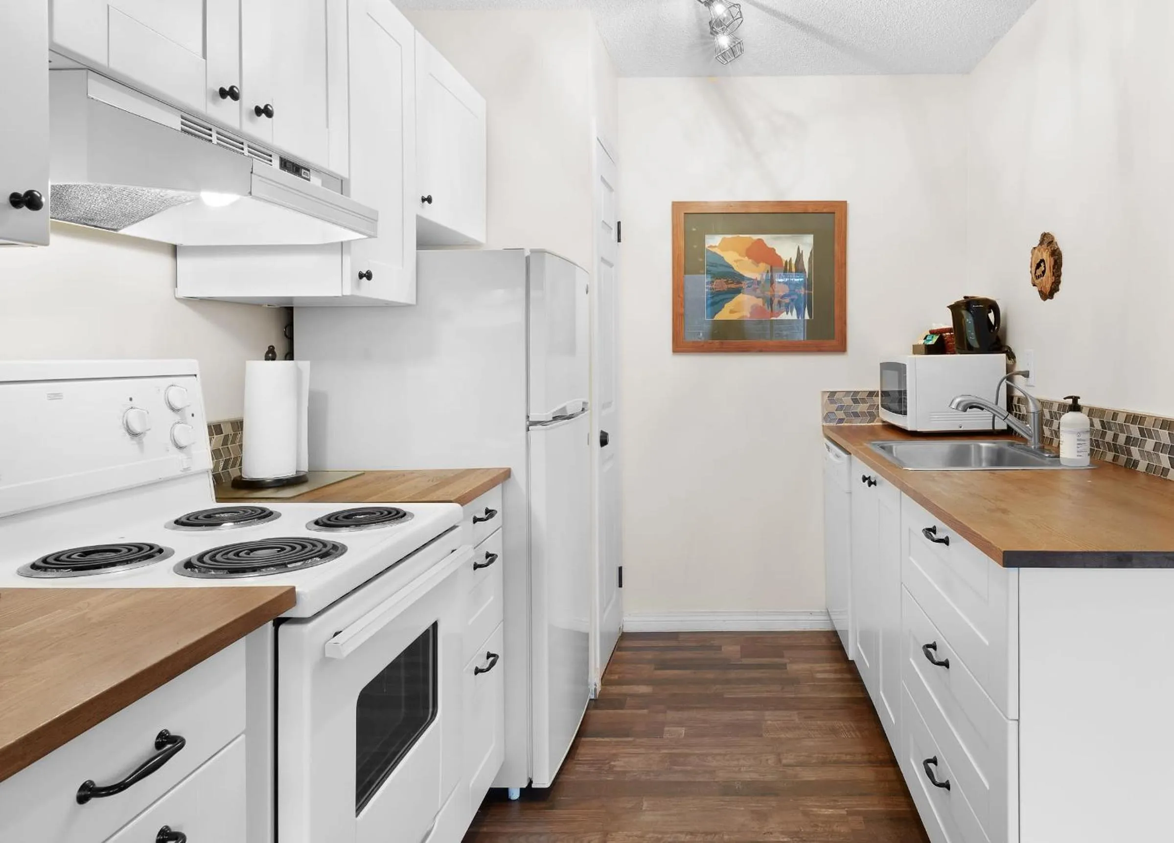 Mountain Gate - Pet Friendly 2BR w Mountain Views and open hot tub