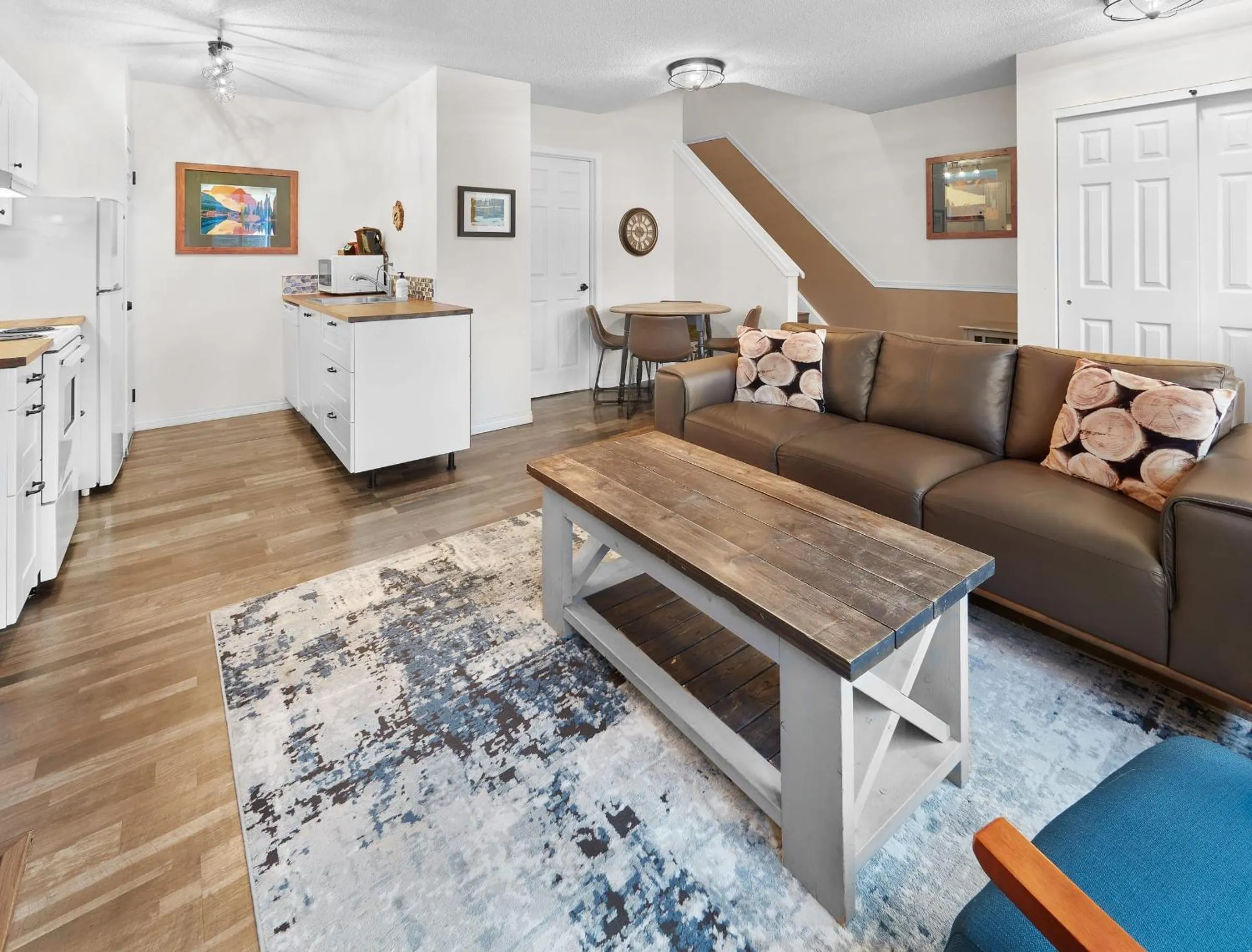 Mountain Gate - Pet Friendly 2BR w Mountain Views and open hot tub