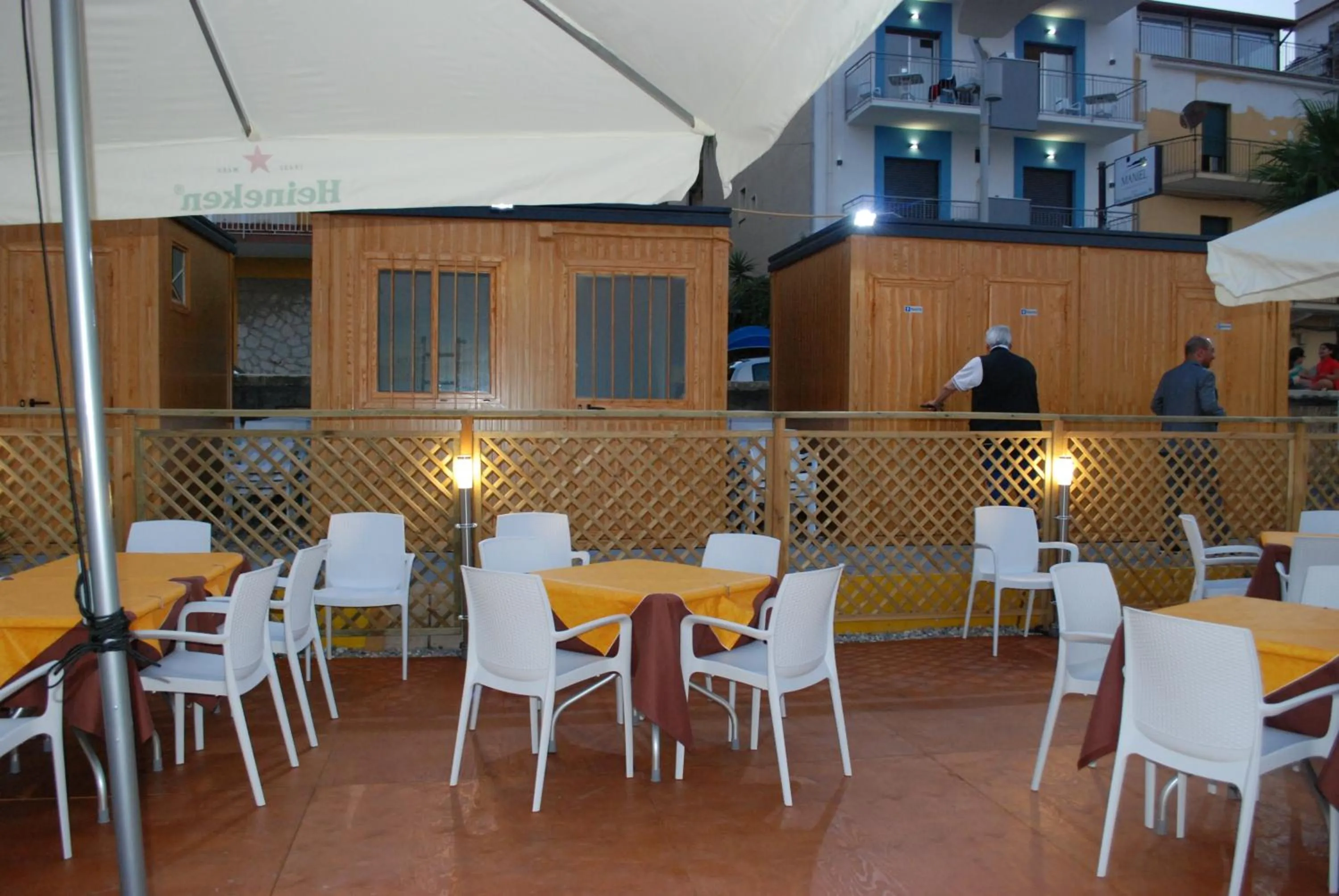 Restaurant/places to eat in Maniel Beach Hotel