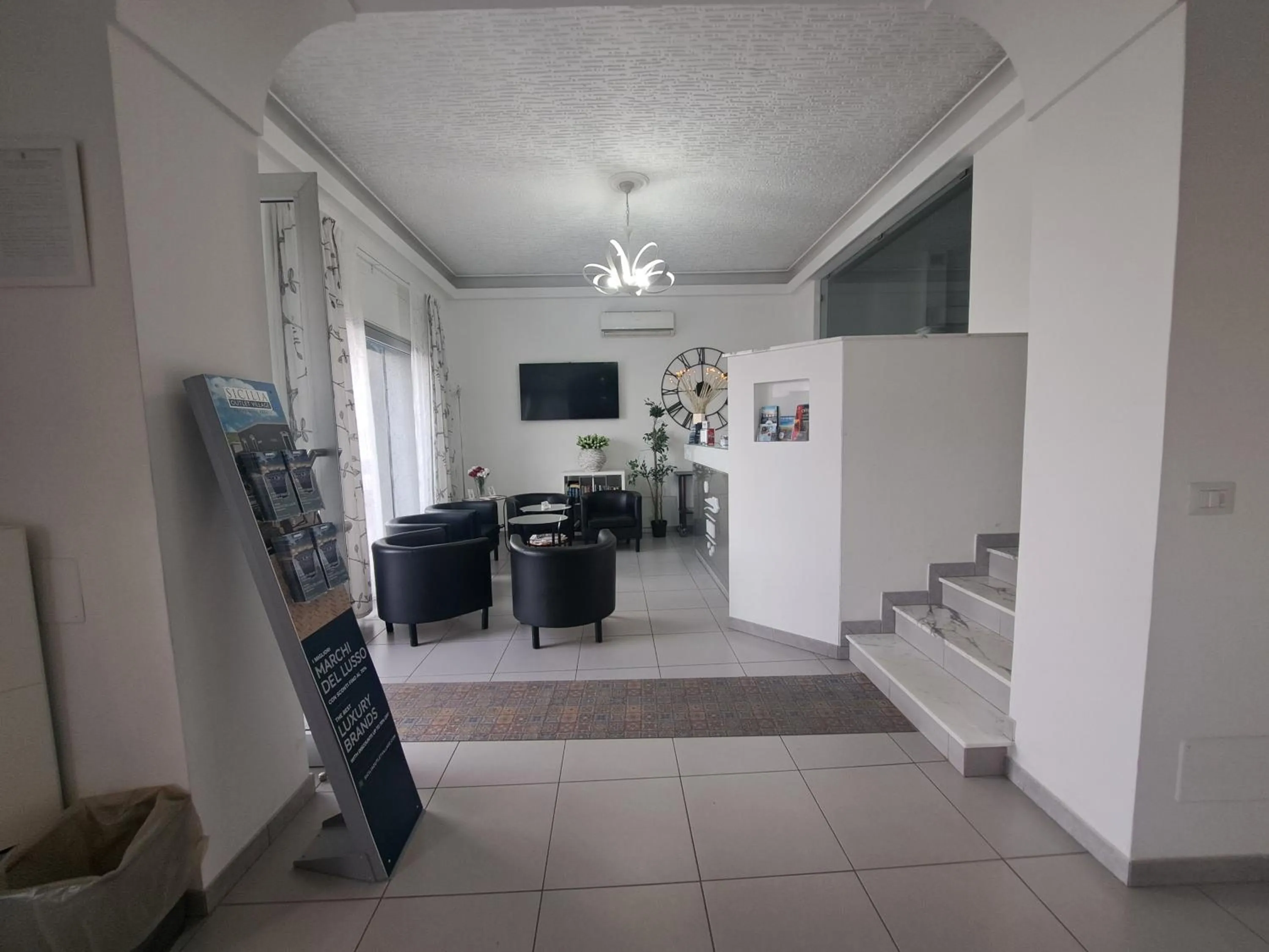 TV and multimedia in Maniel Beach Hotel