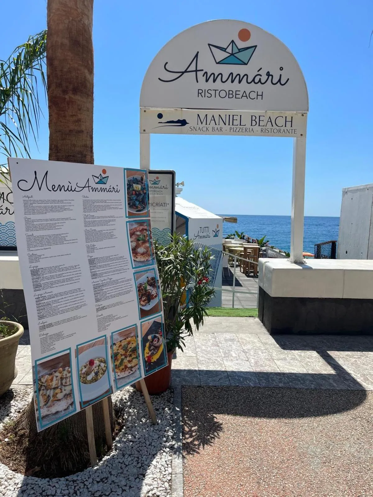Restaurant/places to eat in Maniel Beach Hotel