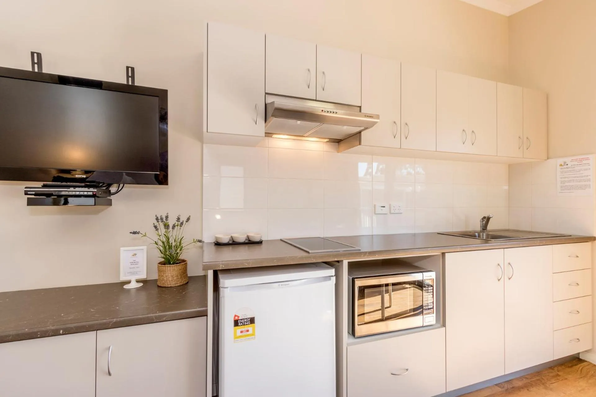 Kitchen or kitchenette in Tasman Holiday Parks - Serpentine Falls