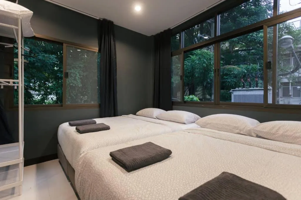 Bed in S2 Silom Large room 4-6 guests Full kitchen WIFI