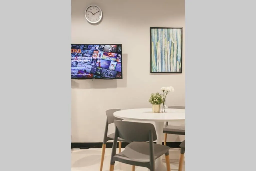 S2 Silom Large room 4-6 guests Full kitchen WIFI