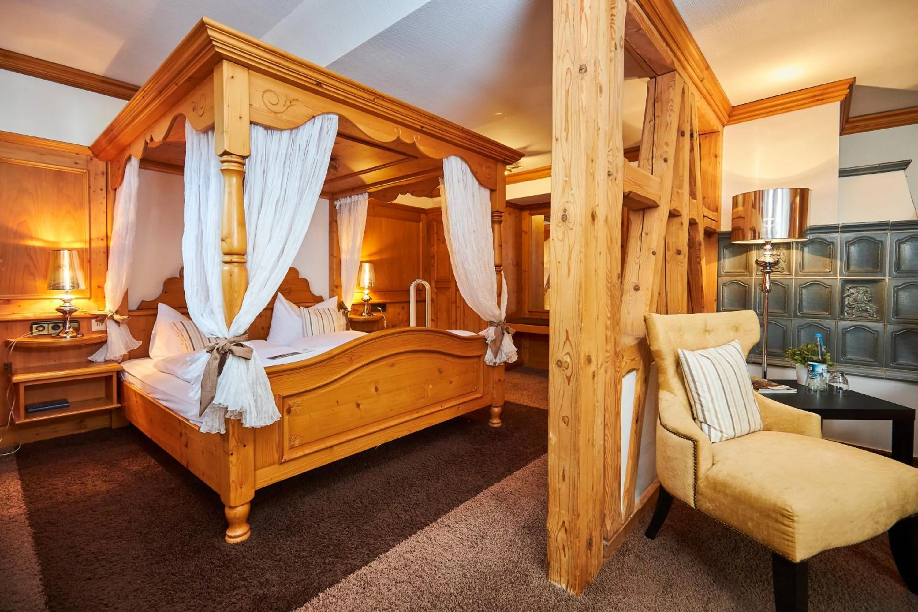 Photo of the whole room, Bed in Flair Hotel Vier Jahreszeiten