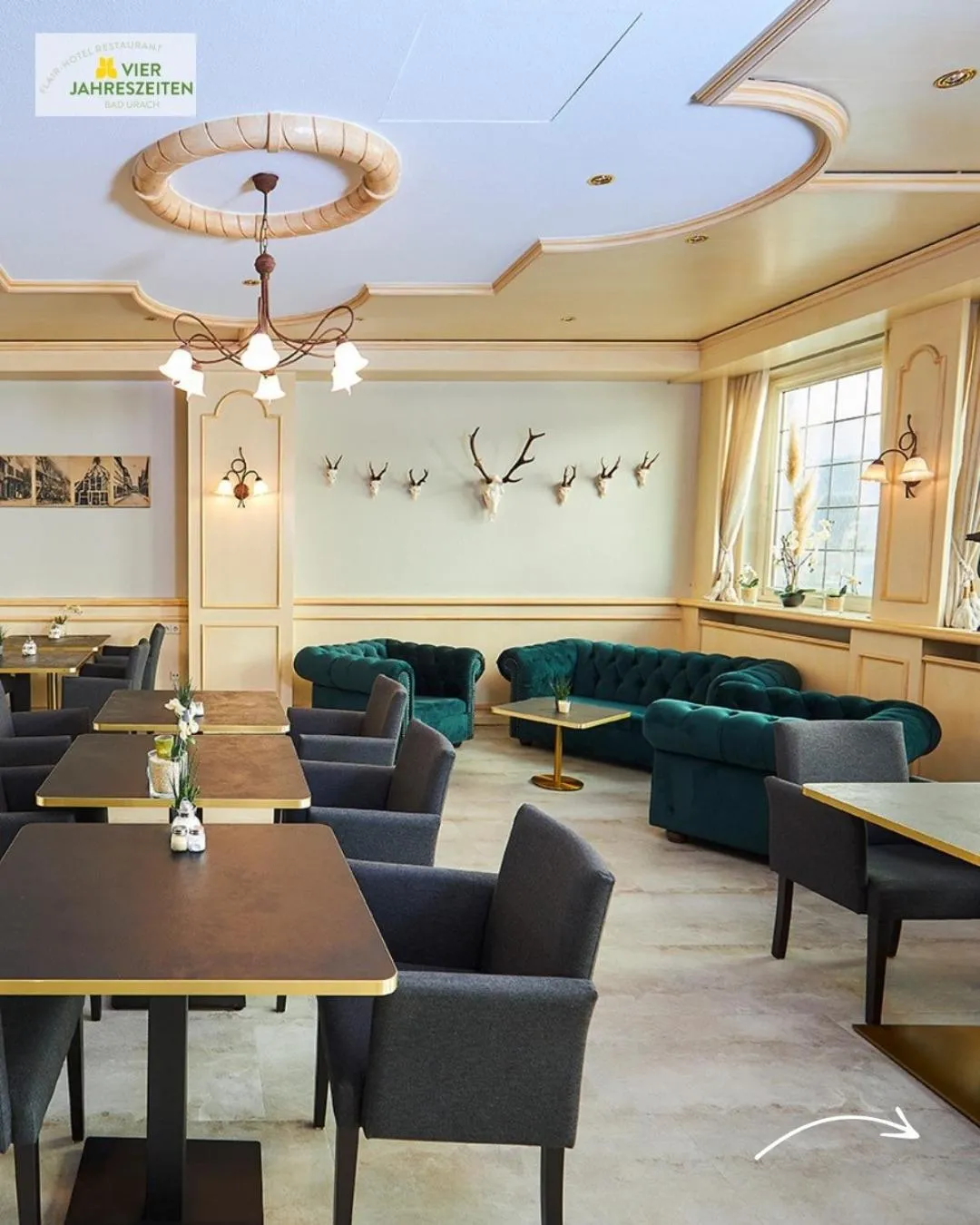 Communal lounge/ TV room in Flair Hotel Vier Jahreszeiten