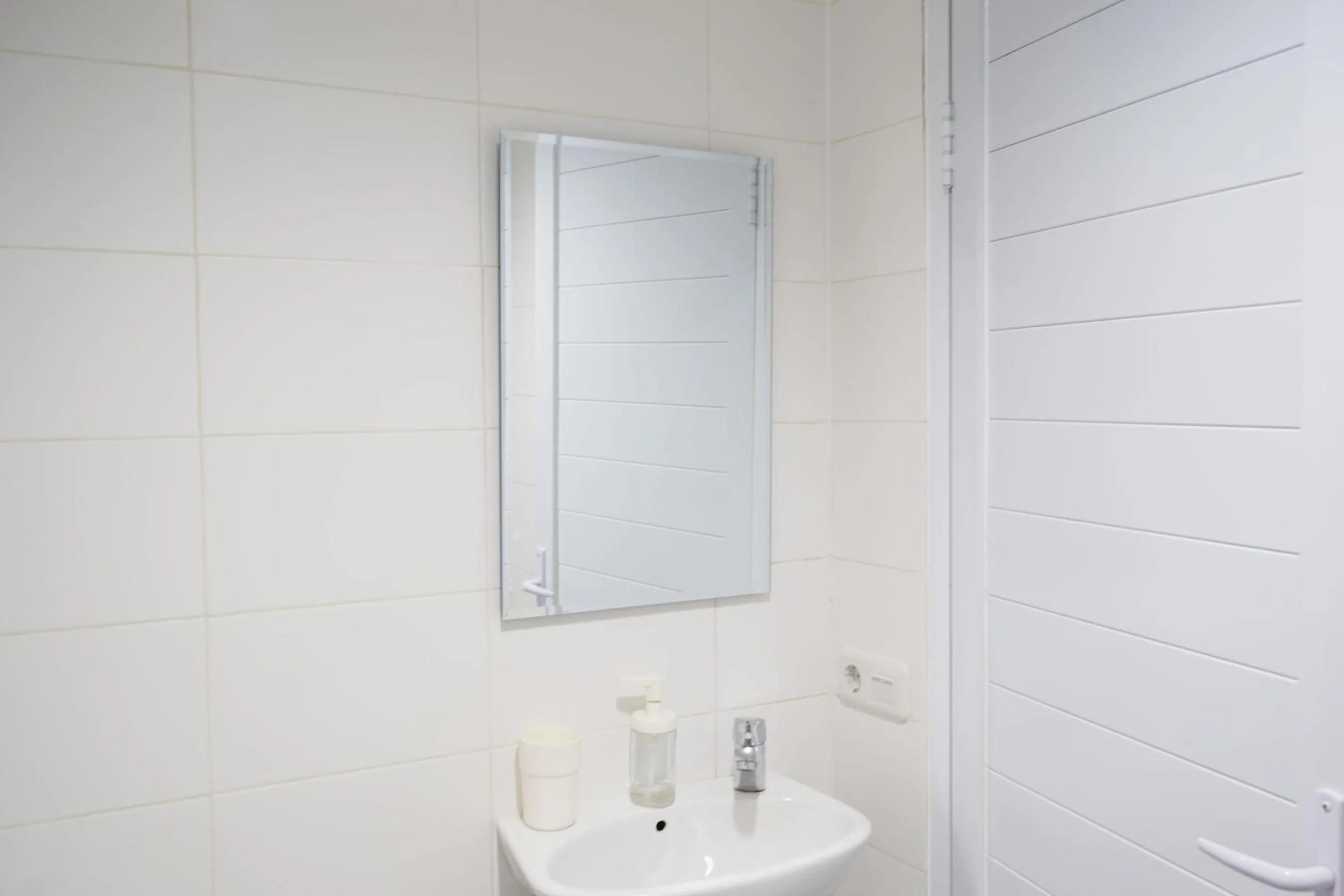 Bathroom in UROOMS Senayan