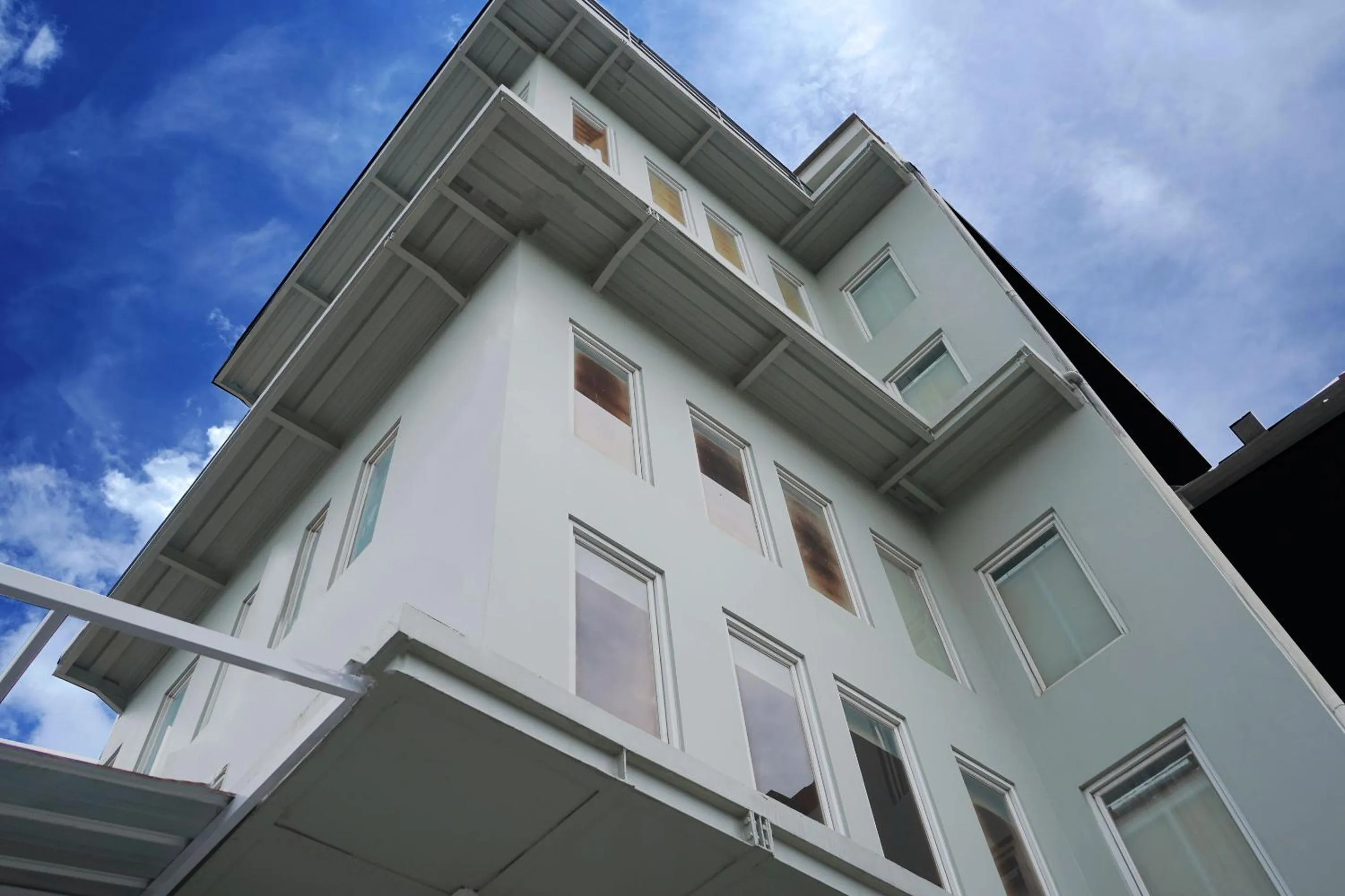 Property building in UROOMS Senayan