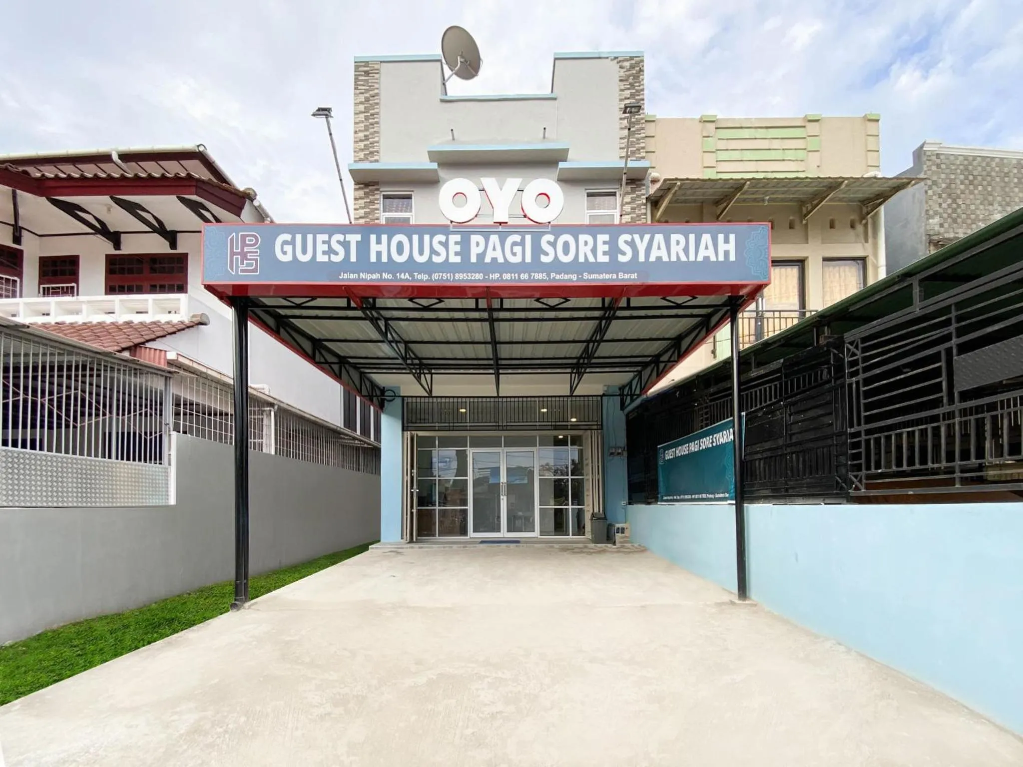 Facade/entrance in Hotel O Guesthouse Pagi Sore Syariah