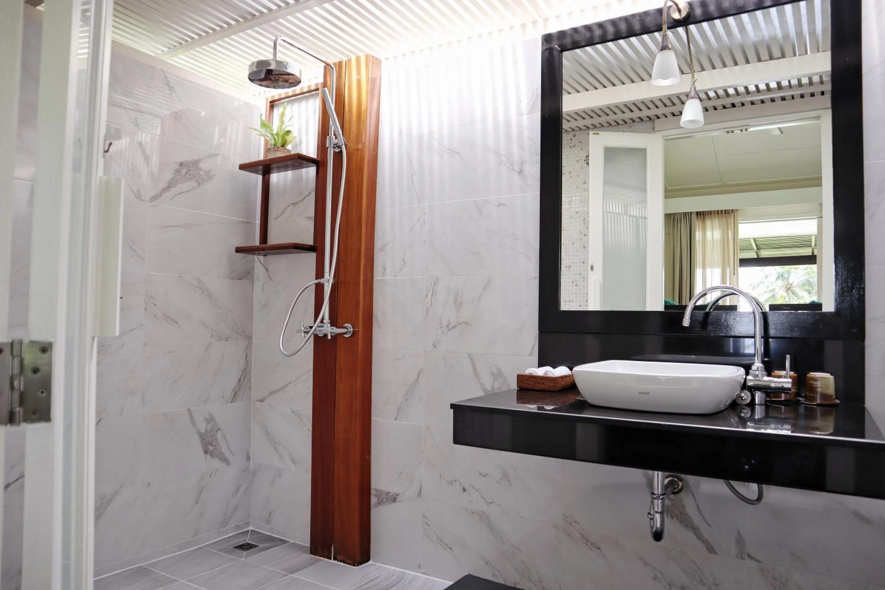 Shower in Shantaa Resort, Kohkood