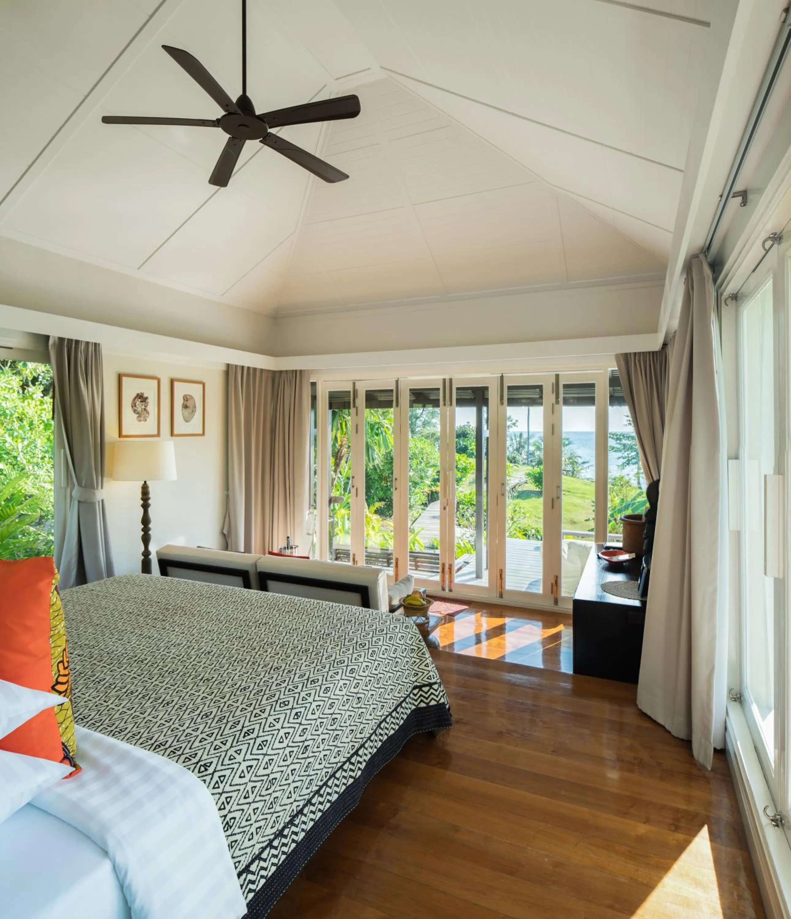 Photo of the whole room, Bed in Shantaa Resort, Kohkood