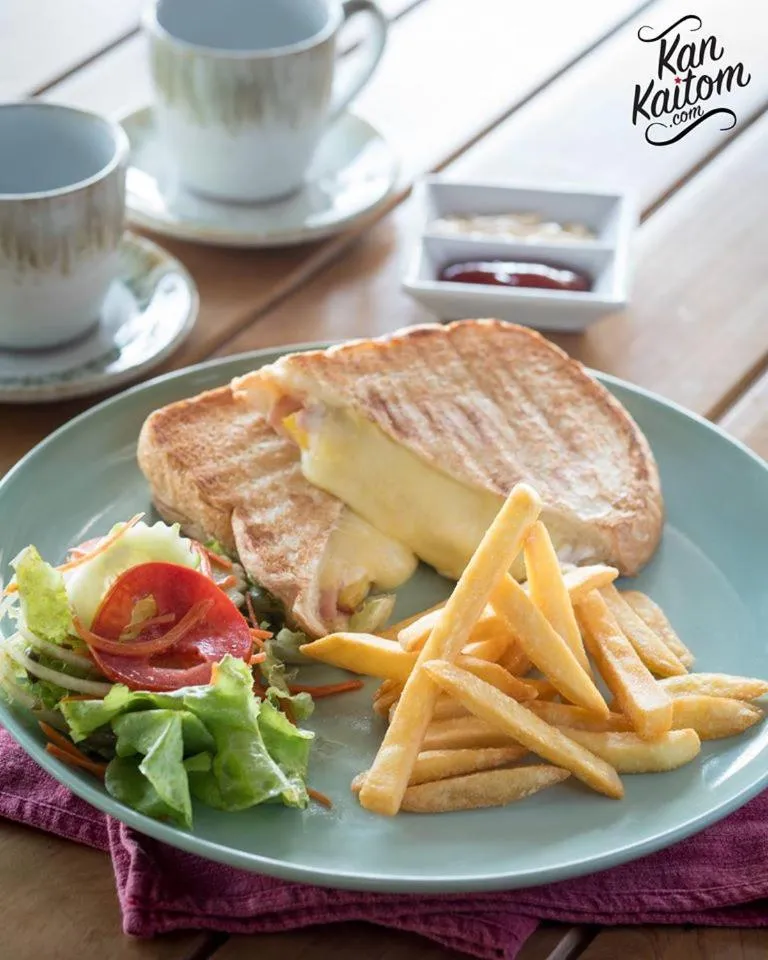 Restaurant/places to eat in Shantaa Resort, Kohkood