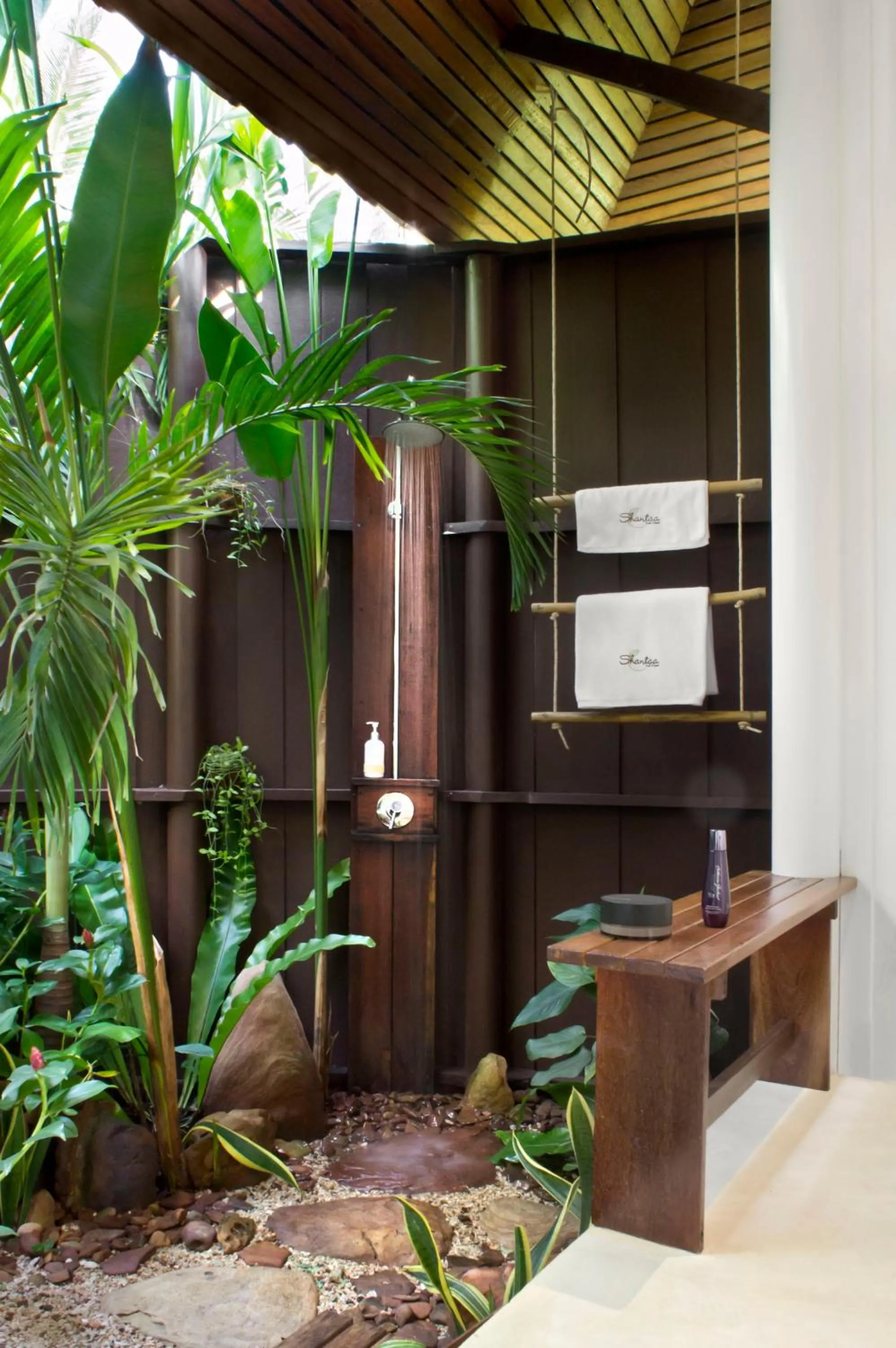 Open Air Bath in Shantaa Resort, Kohkood