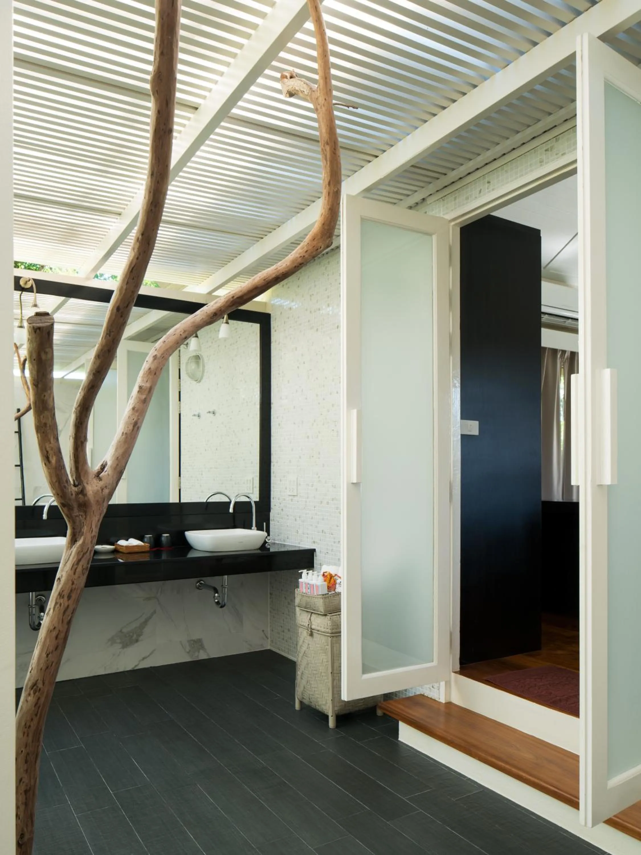 Photo of the whole room in Shantaa Resort, Kohkood