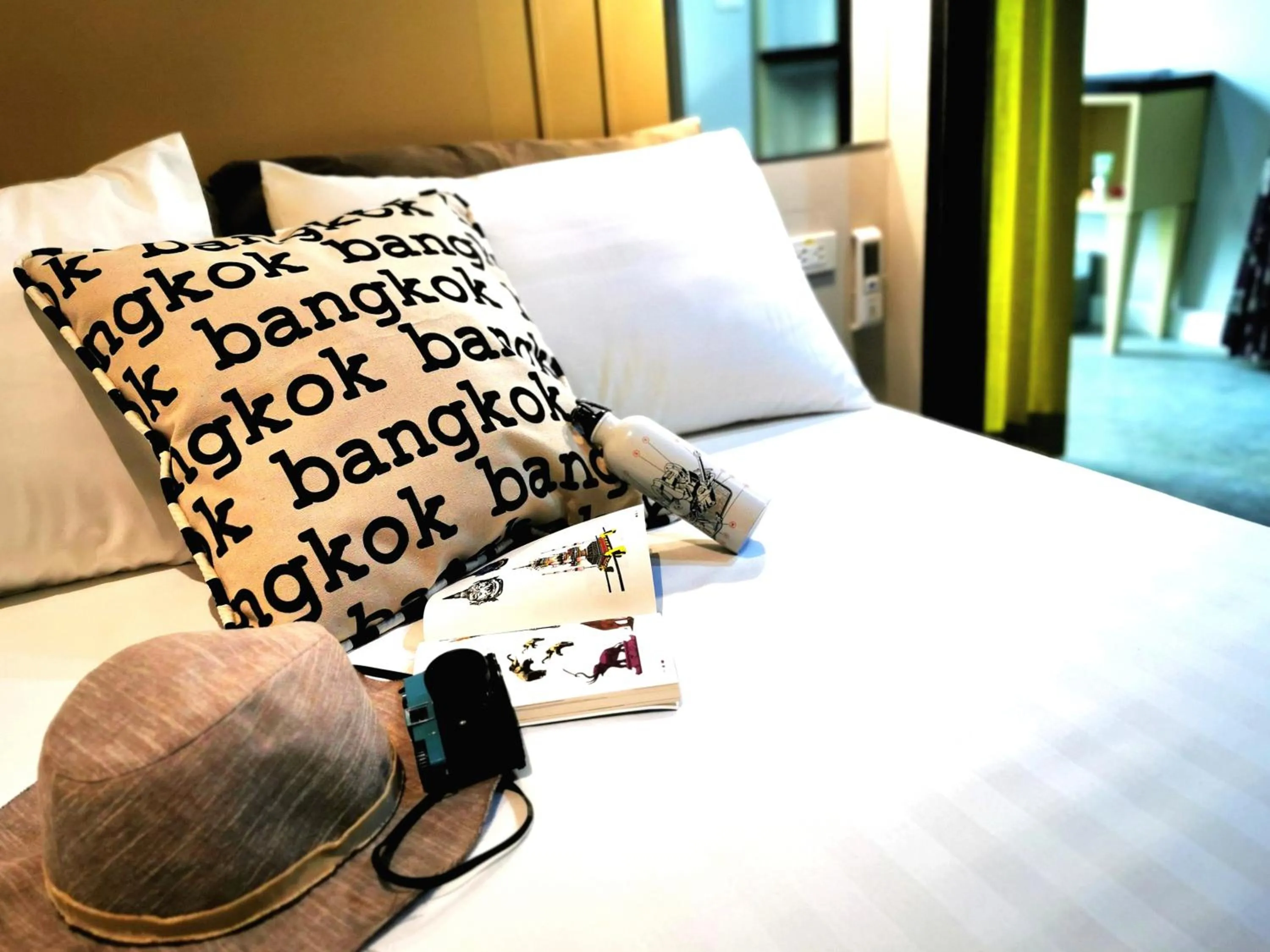 Bedroom, Bed in Chomm House