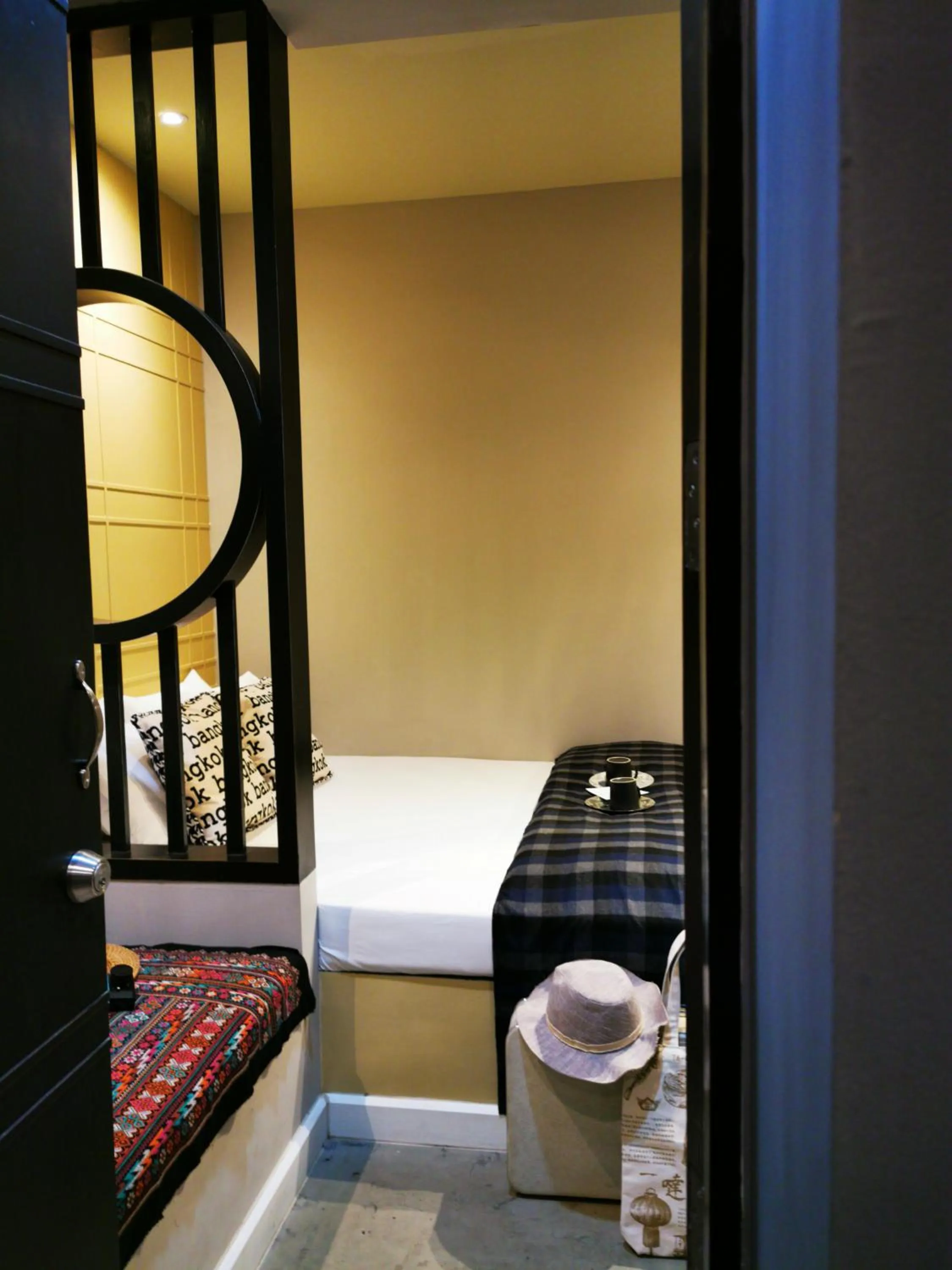 Bedroom, Bed in Chomm House