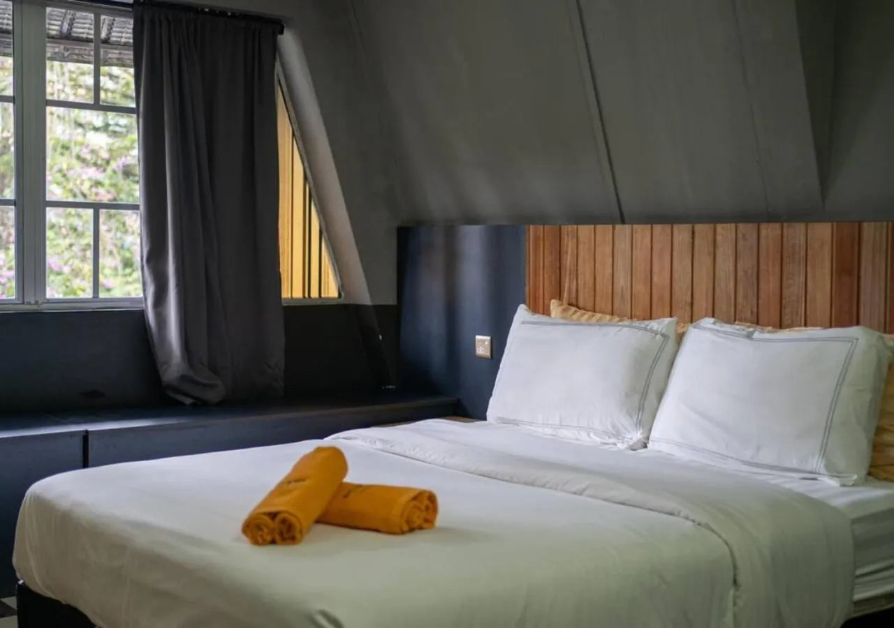 Photo of the whole room, Bed in Kavy Boutique Hotel @ KBH