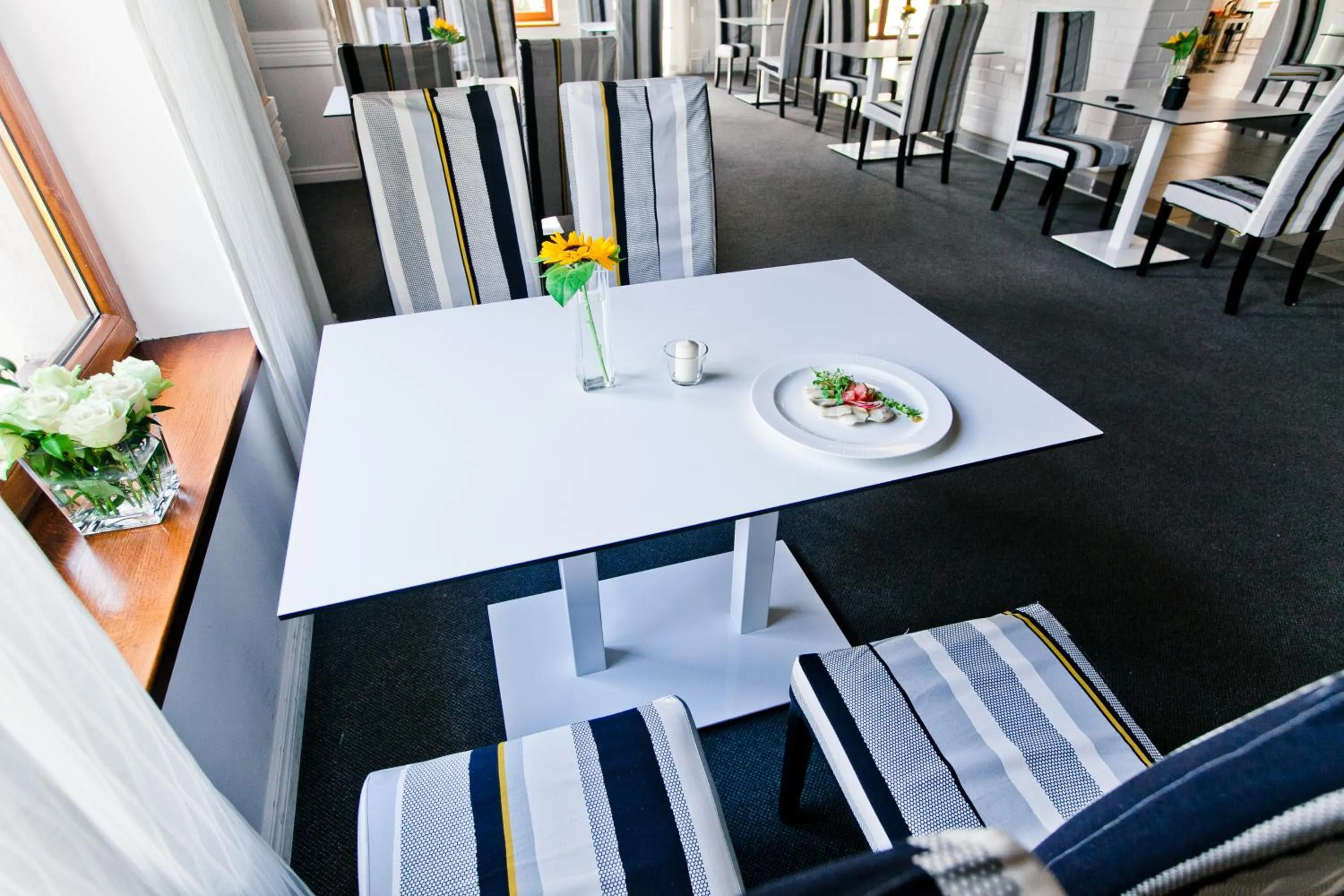 Restaurant/places to eat in Hotel Sulbin