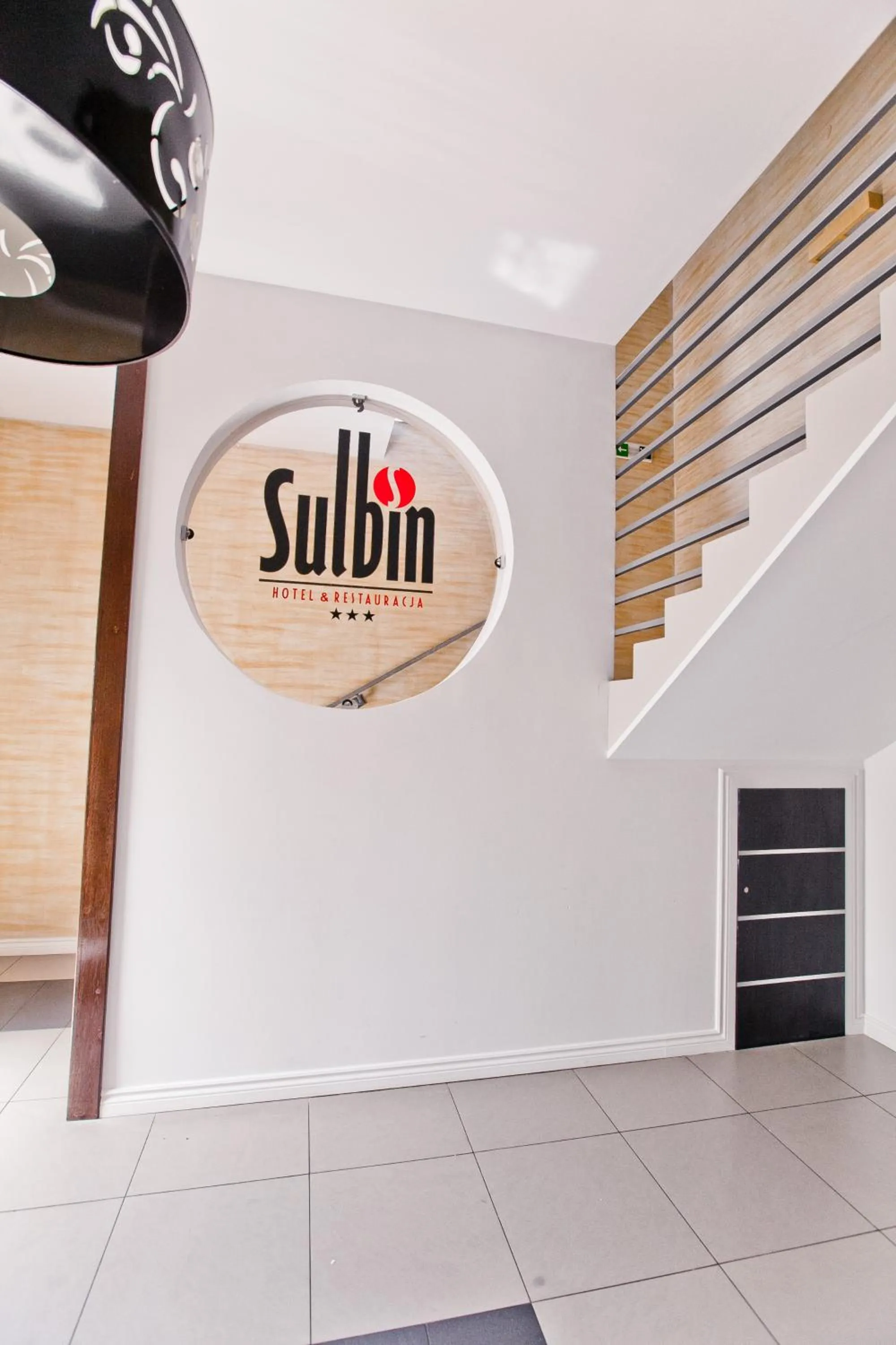 Restaurant/places to eat in Hotel Sulbin