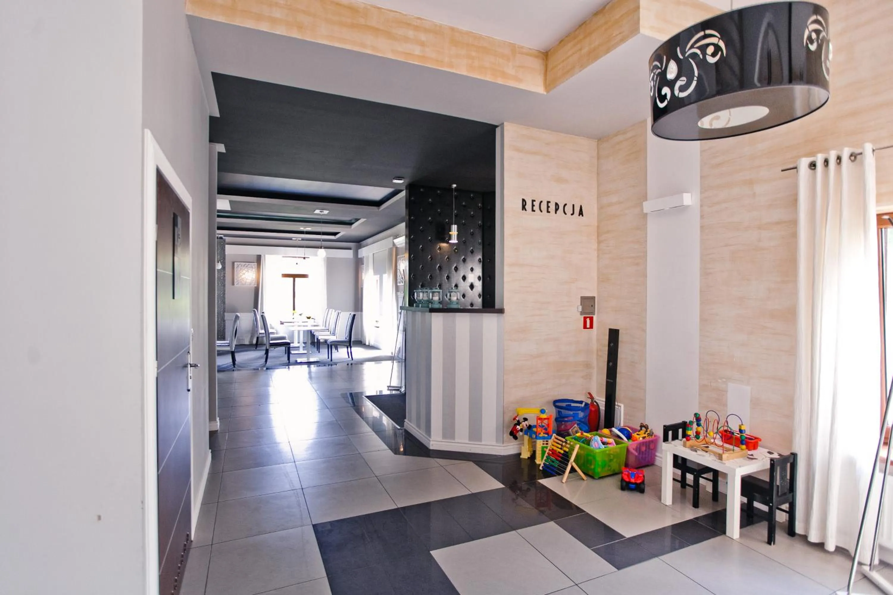 Restaurant/places to eat in Hotel Sulbin