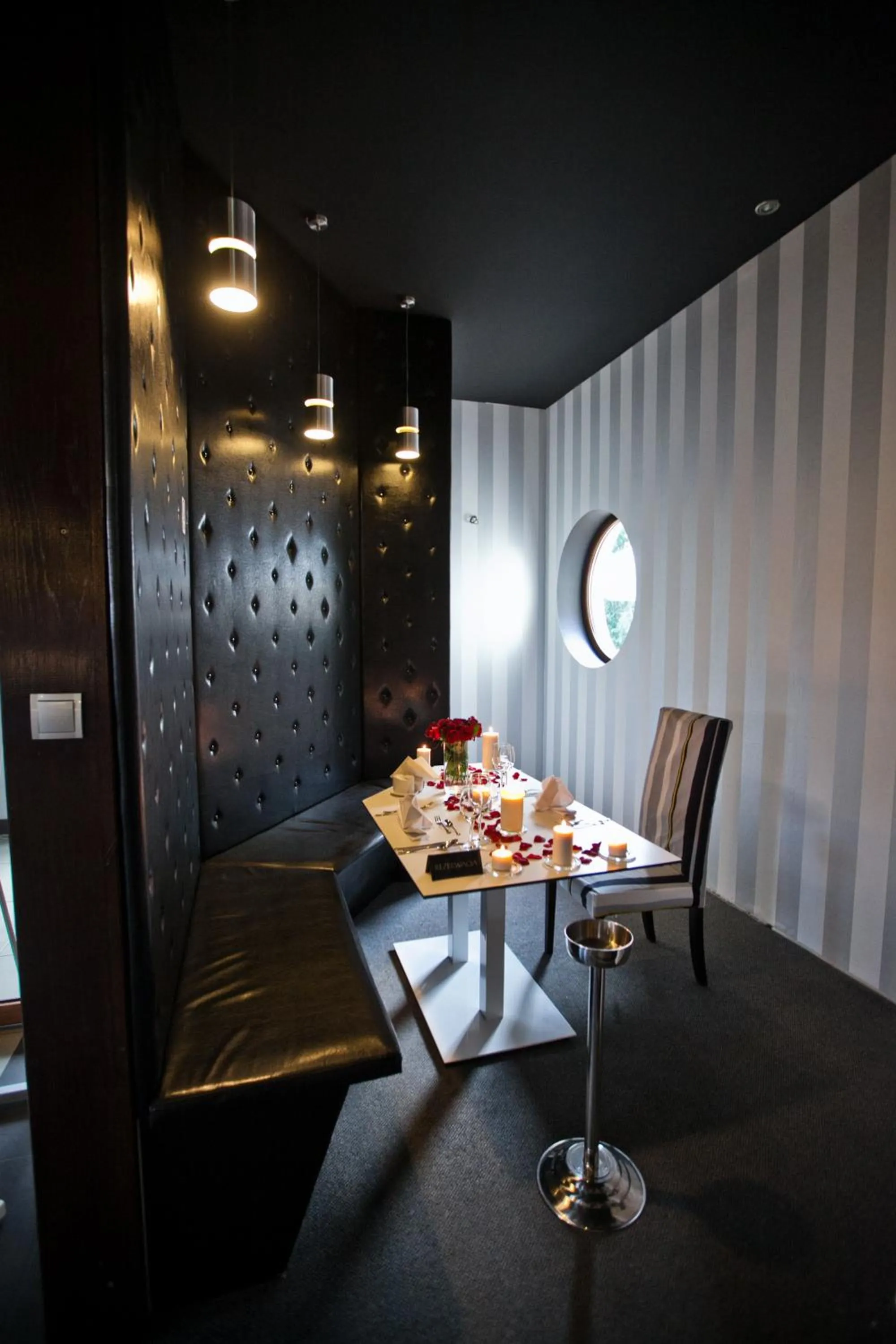 Restaurant/places to eat in Hotel Sulbin