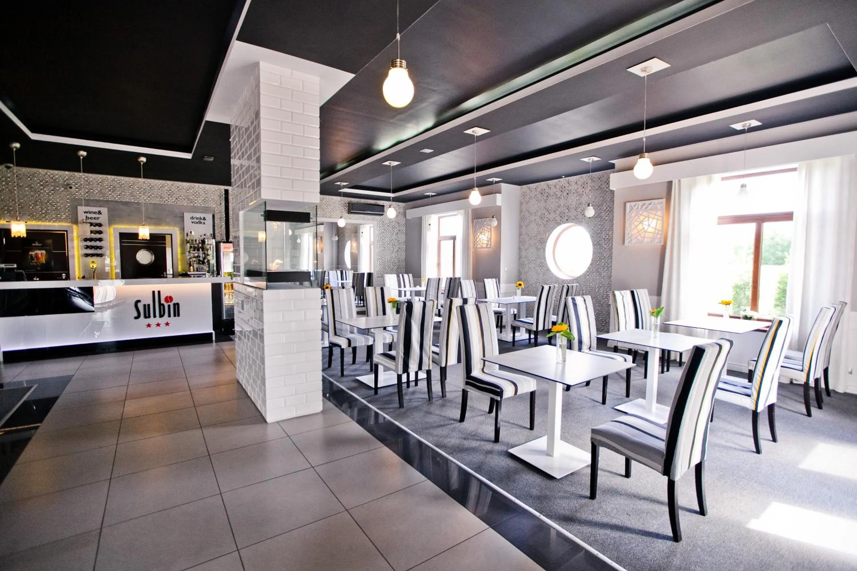 Restaurant/places to eat in Hotel Sulbin