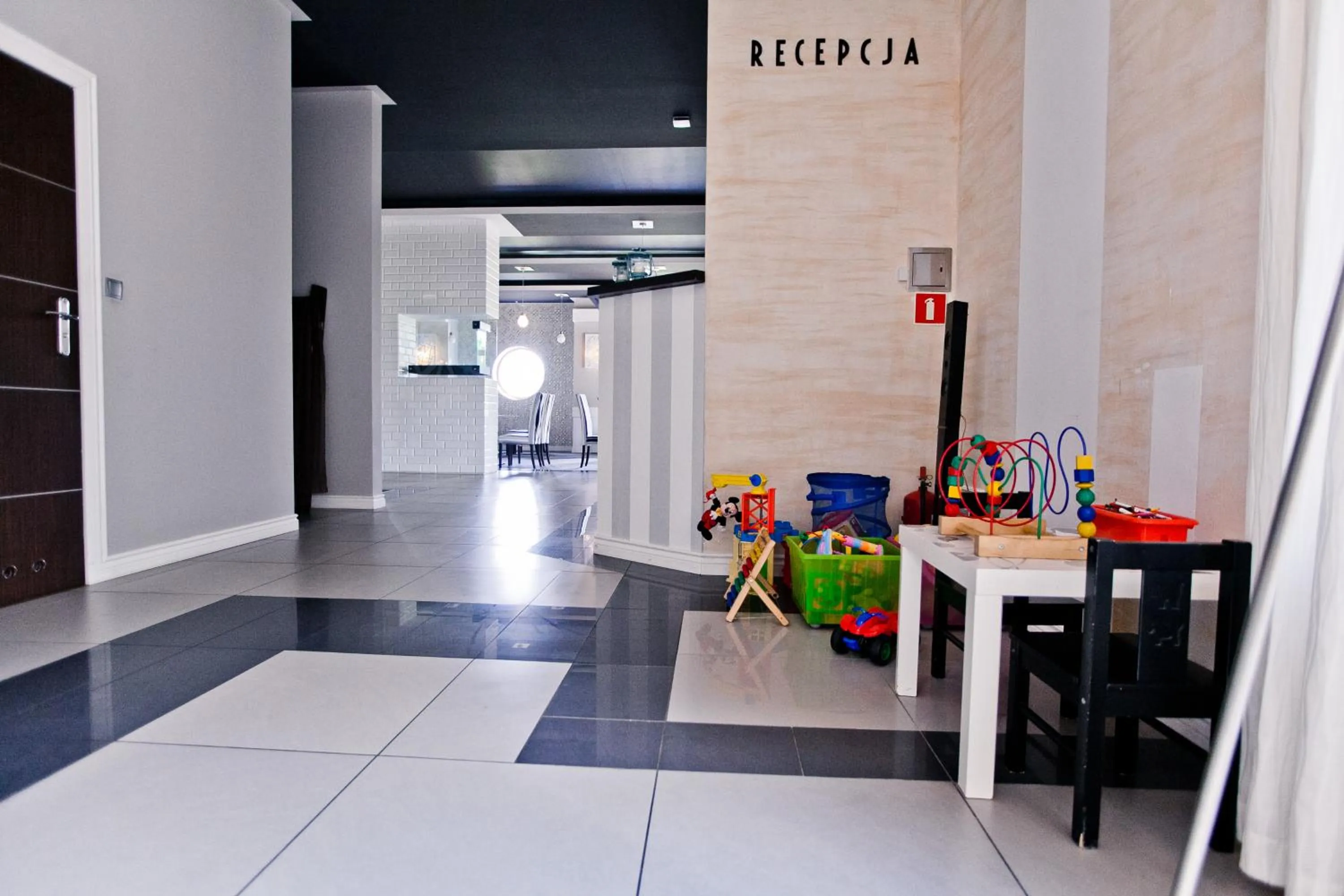 Restaurant/places to eat in Hotel Sulbin