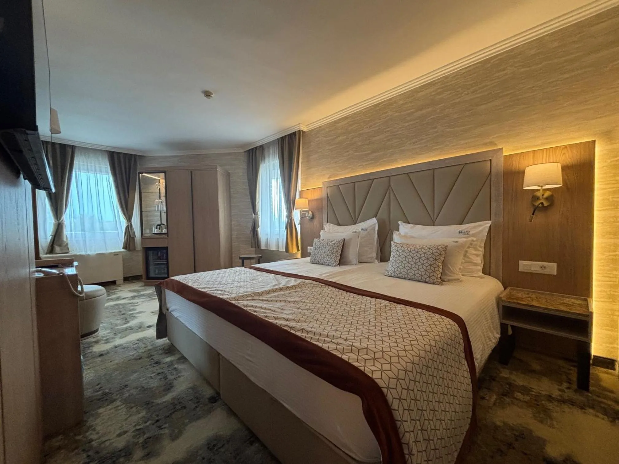 Bed in Hissar Spa Hotel