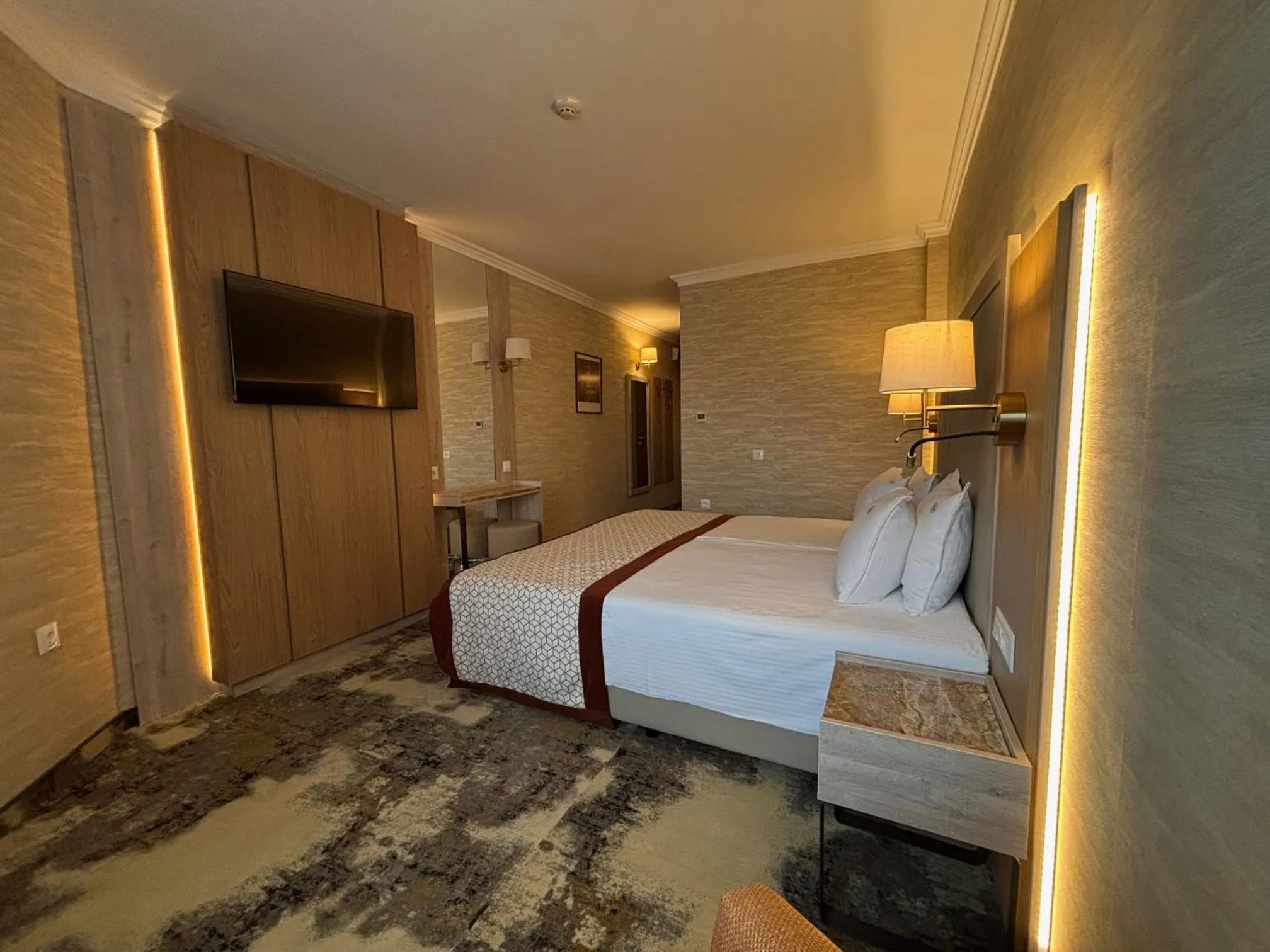 Bed in Hissar Spa Hotel